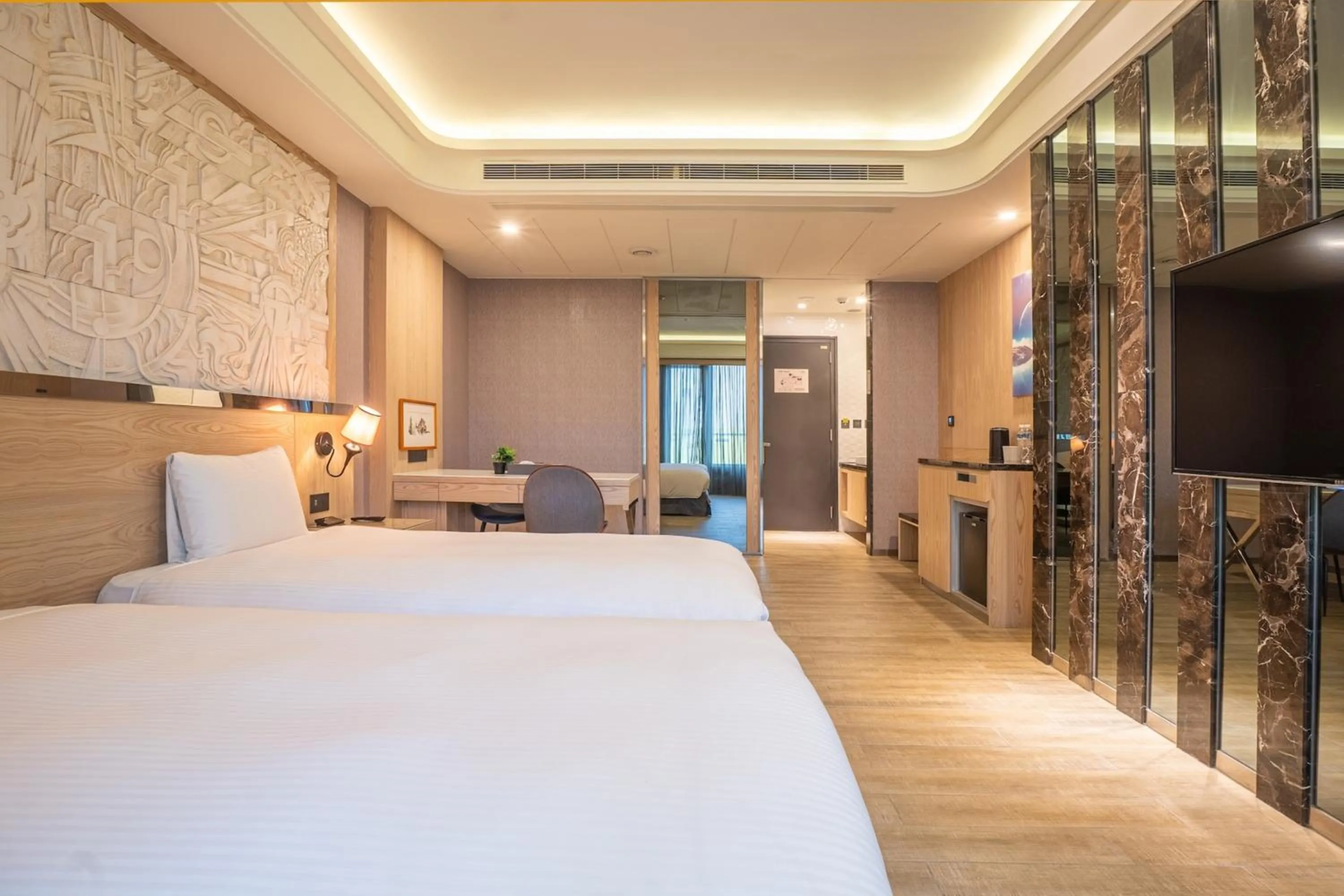 Photo of the whole room, Bed in Guide Hotel Taichung Ziyou
