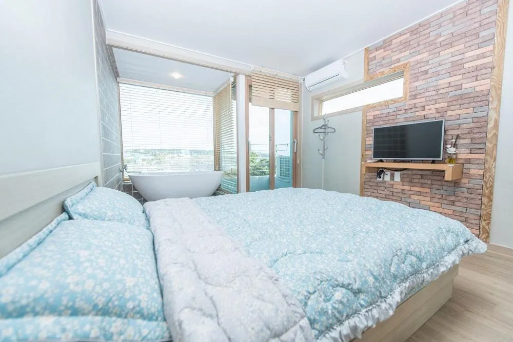 pet friendly, Bed in Pension Jung Won