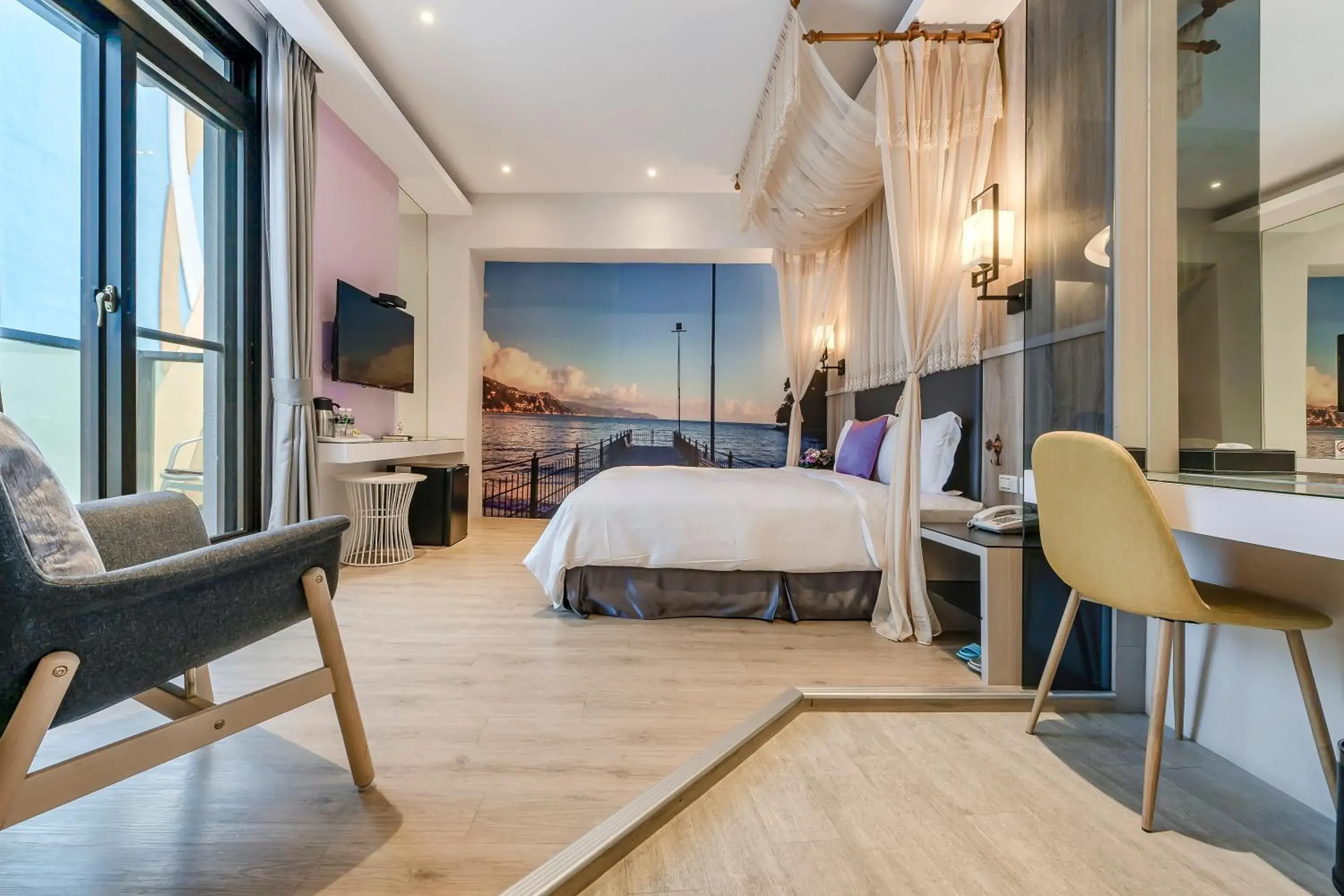 Photo of the whole room, Bed in Pacific Inn Photo of the whole room, Bed in Pacific Inn