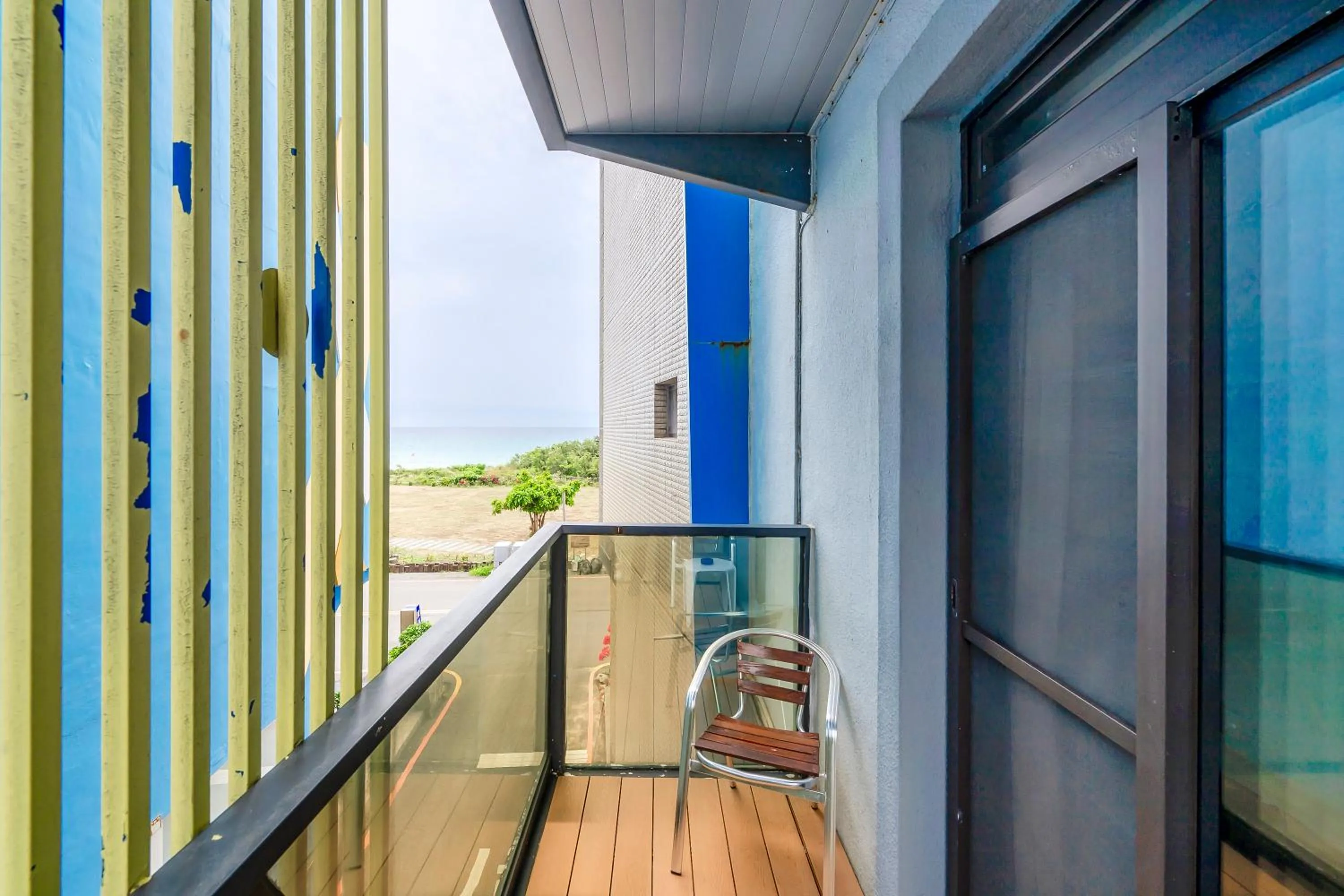 Balcony/Terrace in Pacific Inn