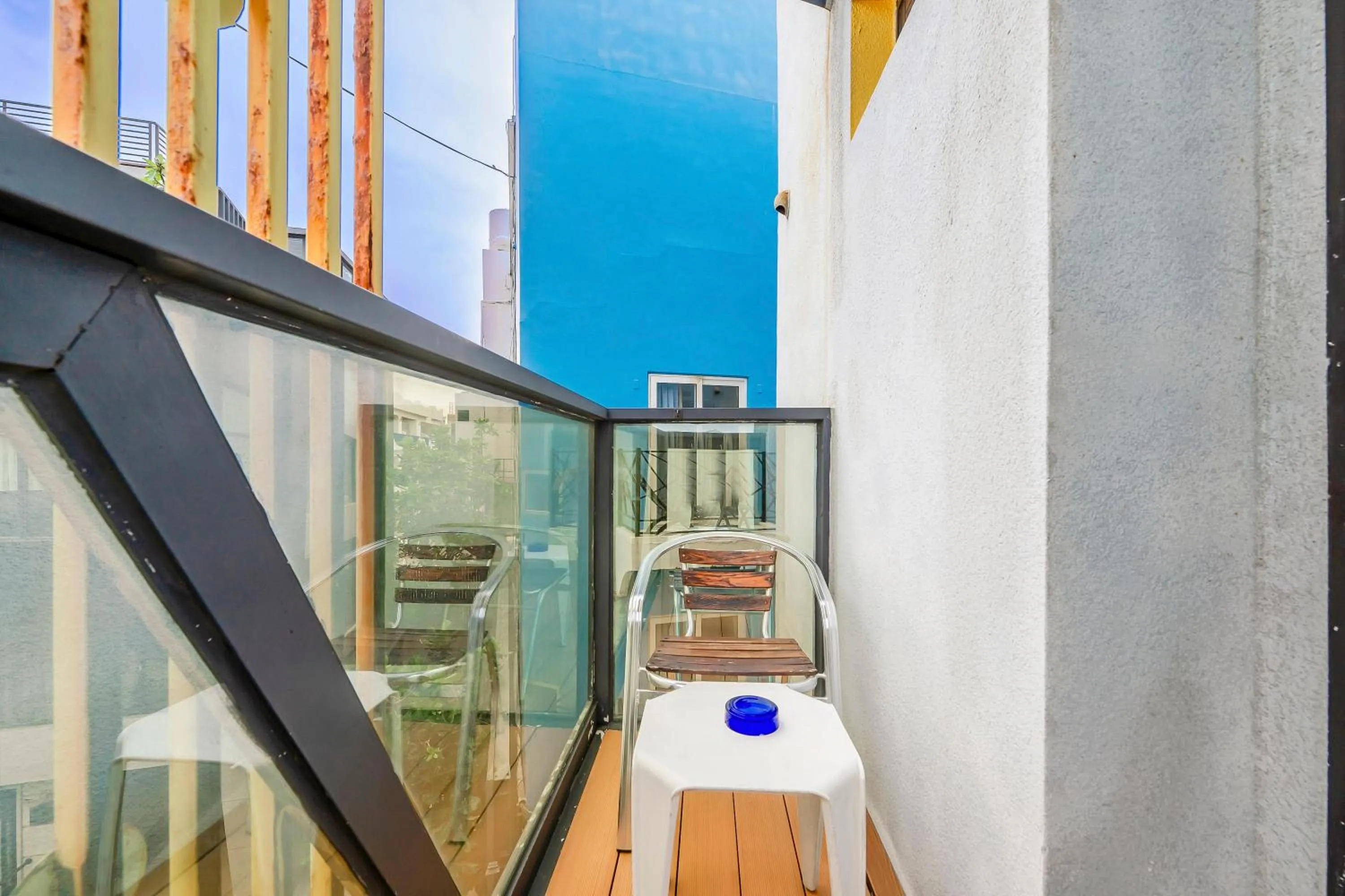 Balcony/Terrace in Pacific Inn