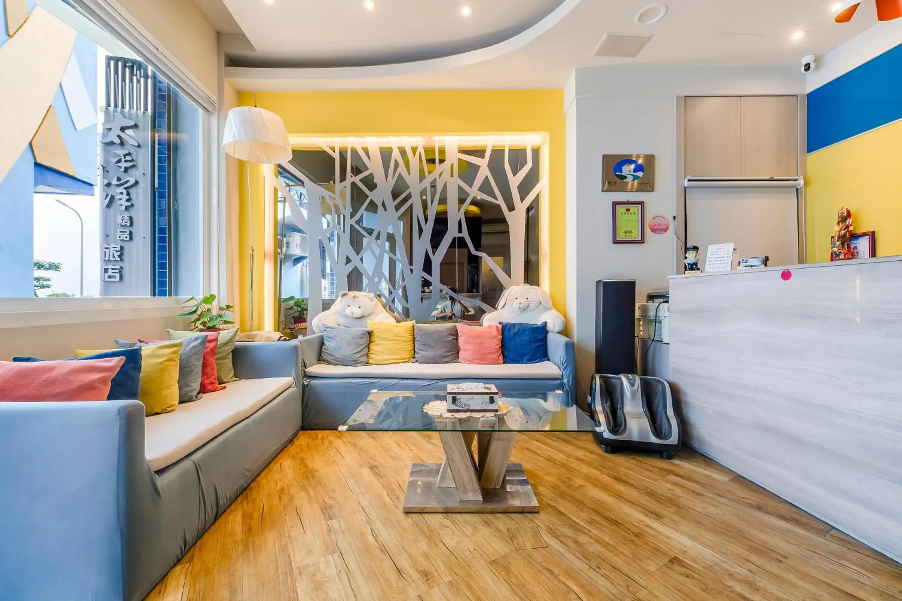 Lobby or reception in Pacific Inn Lobby or reception in Pacific Inn