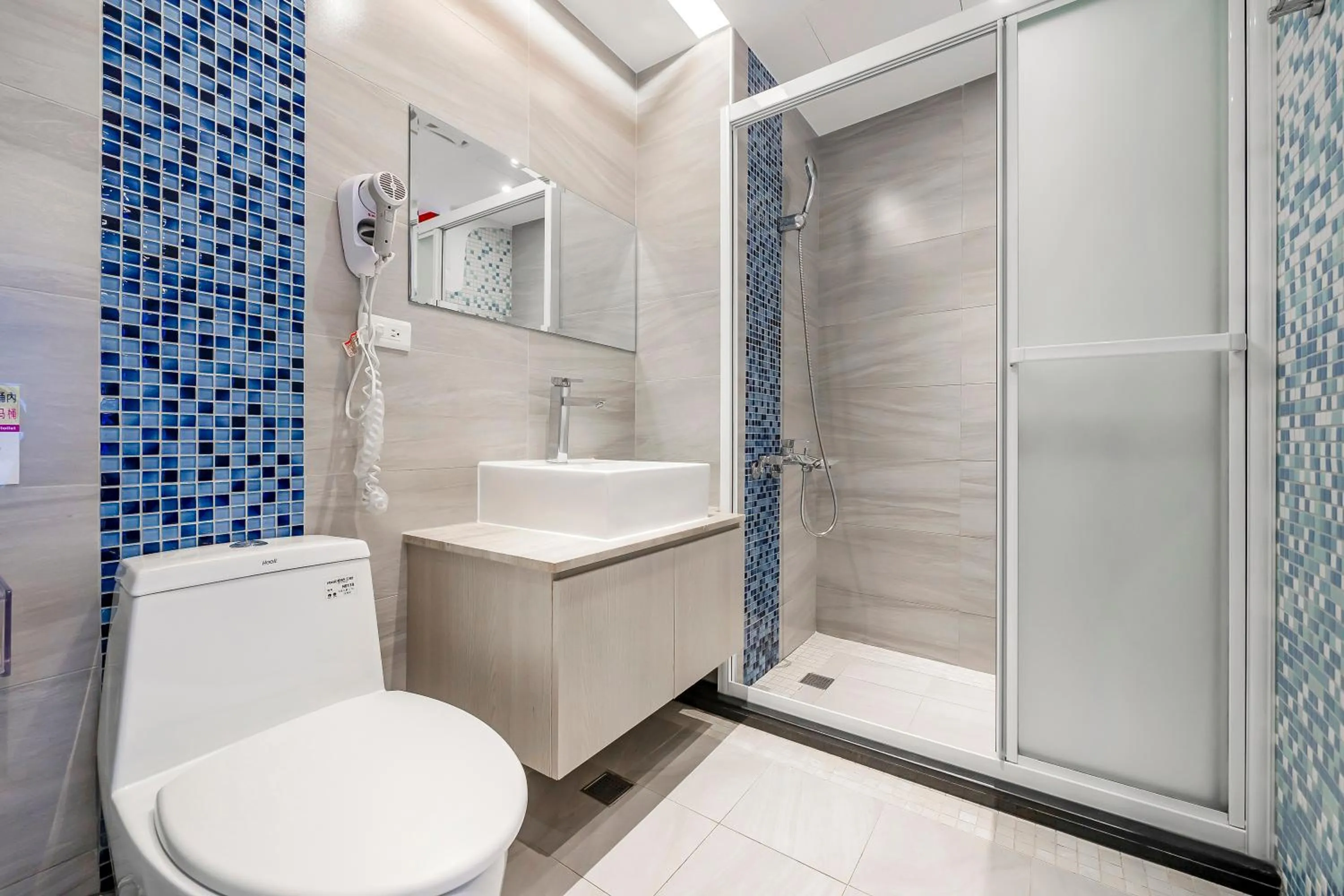 Bathroom in Pacific Inn