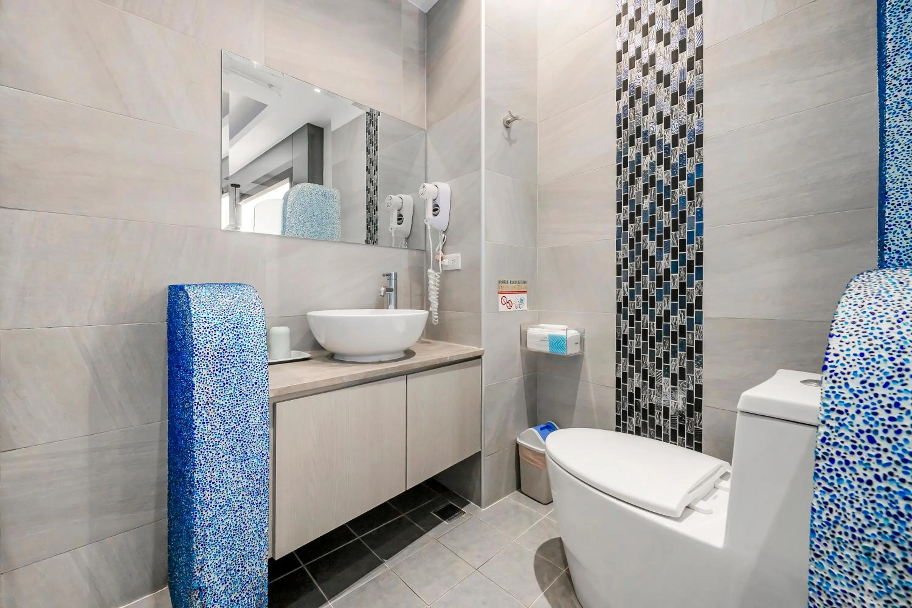 Bathroom in Pacific Inn