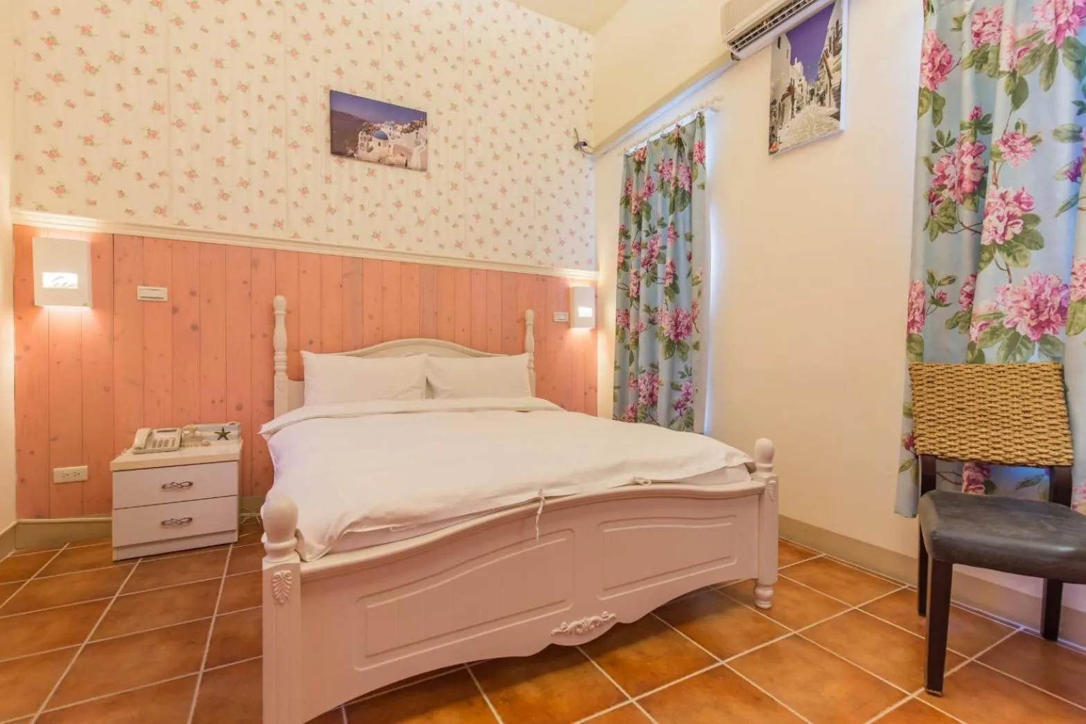 Bed in Rainbow B&B