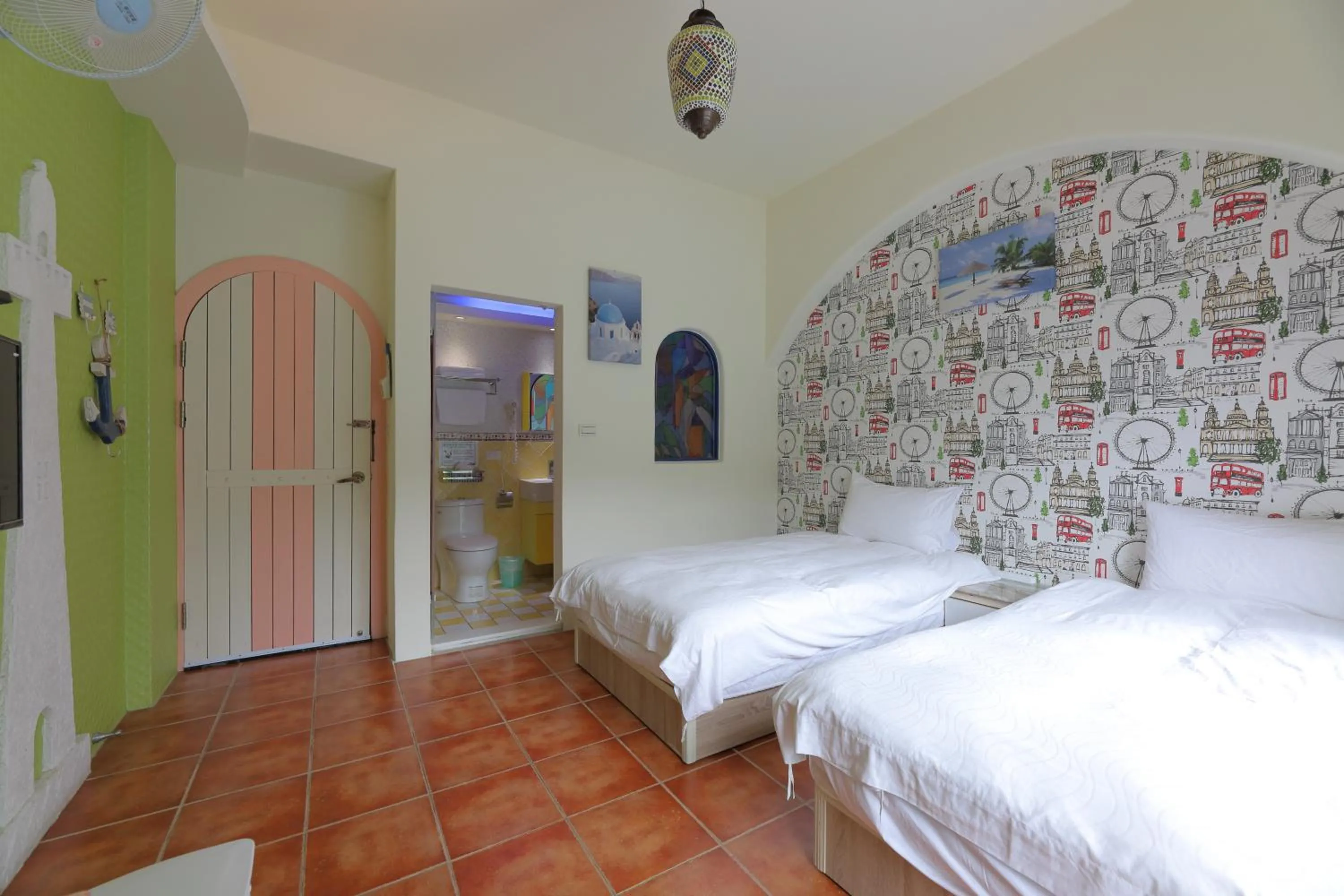 Bed in Rainbow B&B