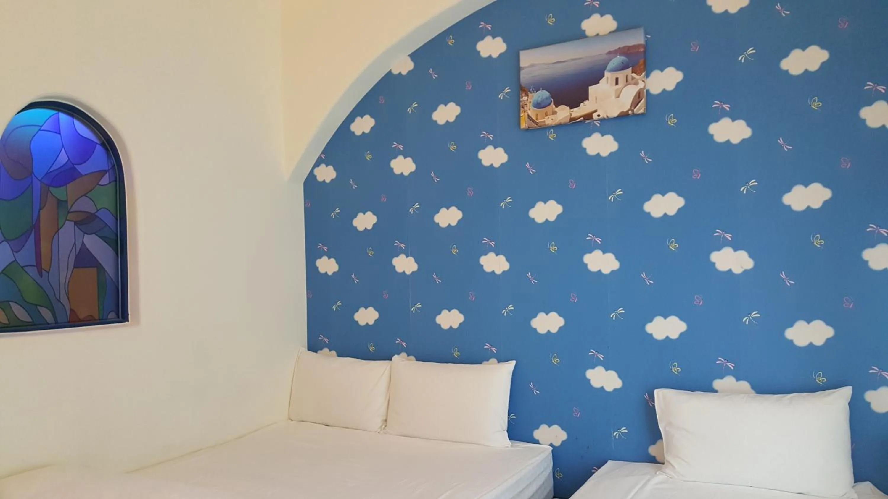 bunk bed, Bed in Rainbow B&B