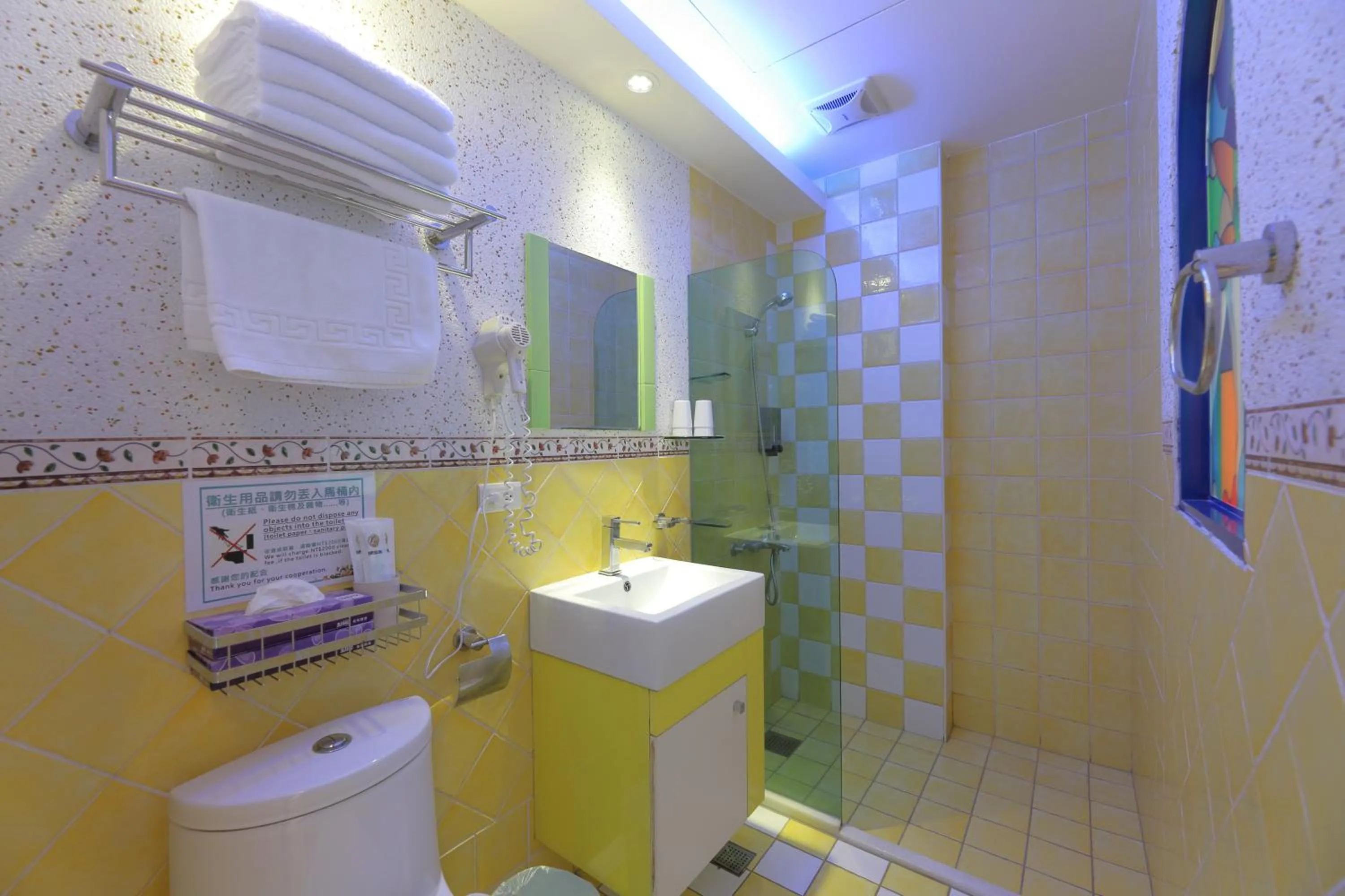 Shower in Rainbow B&B