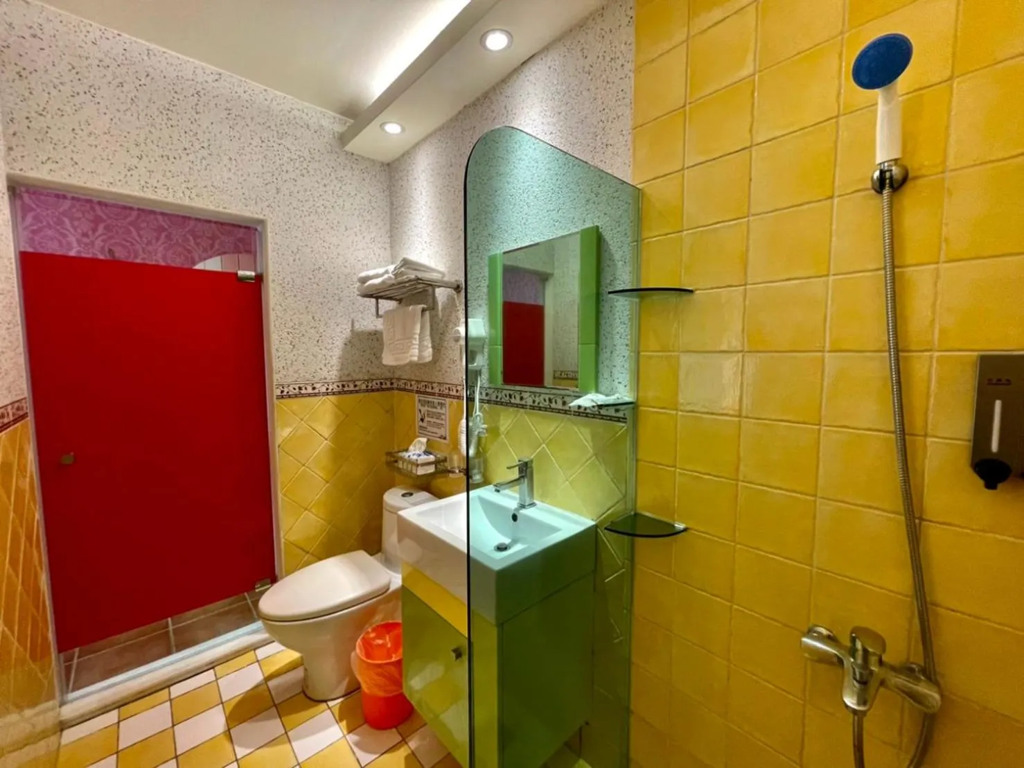 Shower in Rainbow B&B