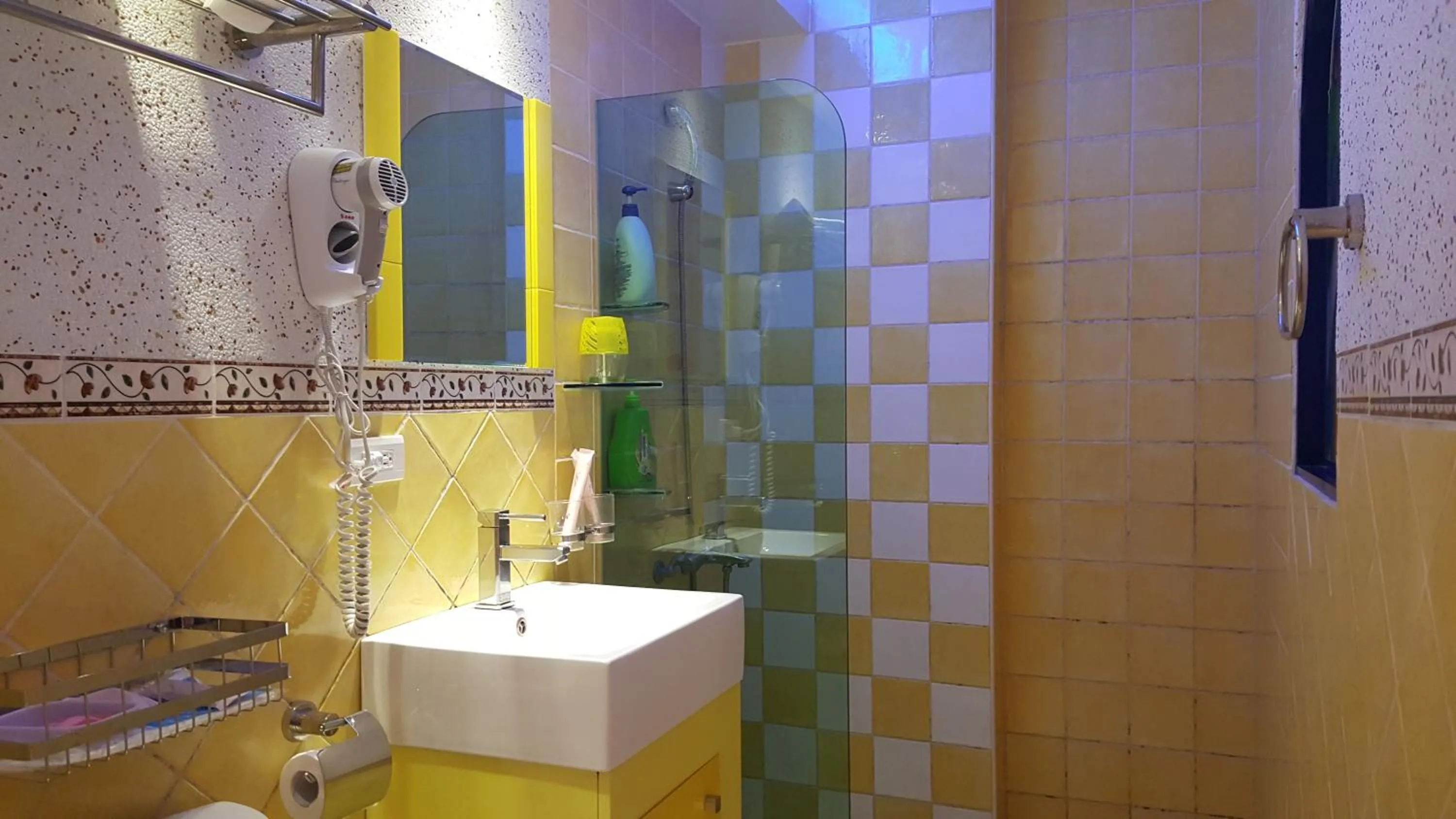 Bathroom in Rainbow B&B