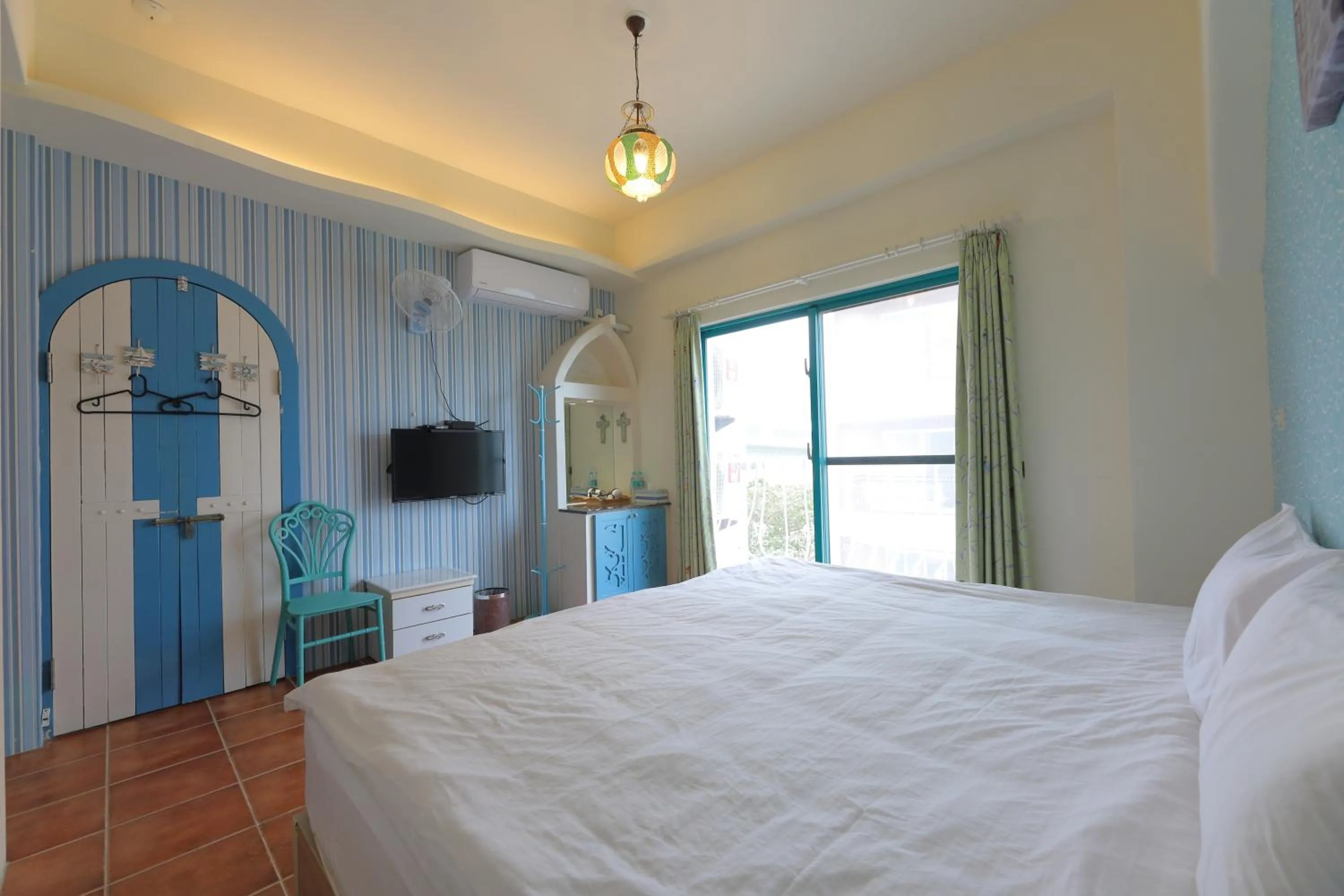 Bed in Rainbow B&B