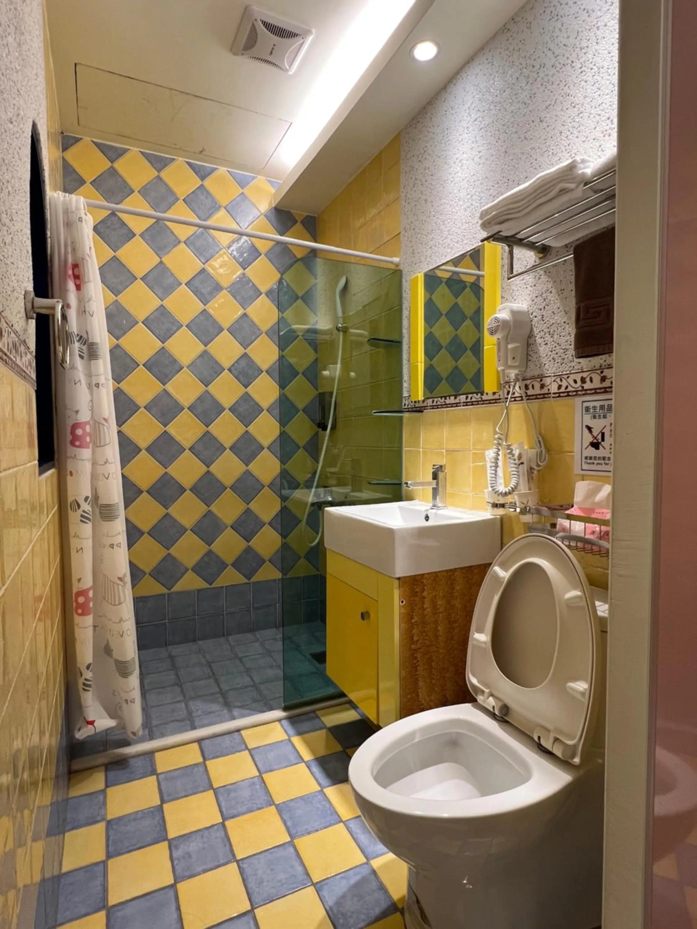 Shower in Rainbow B&B