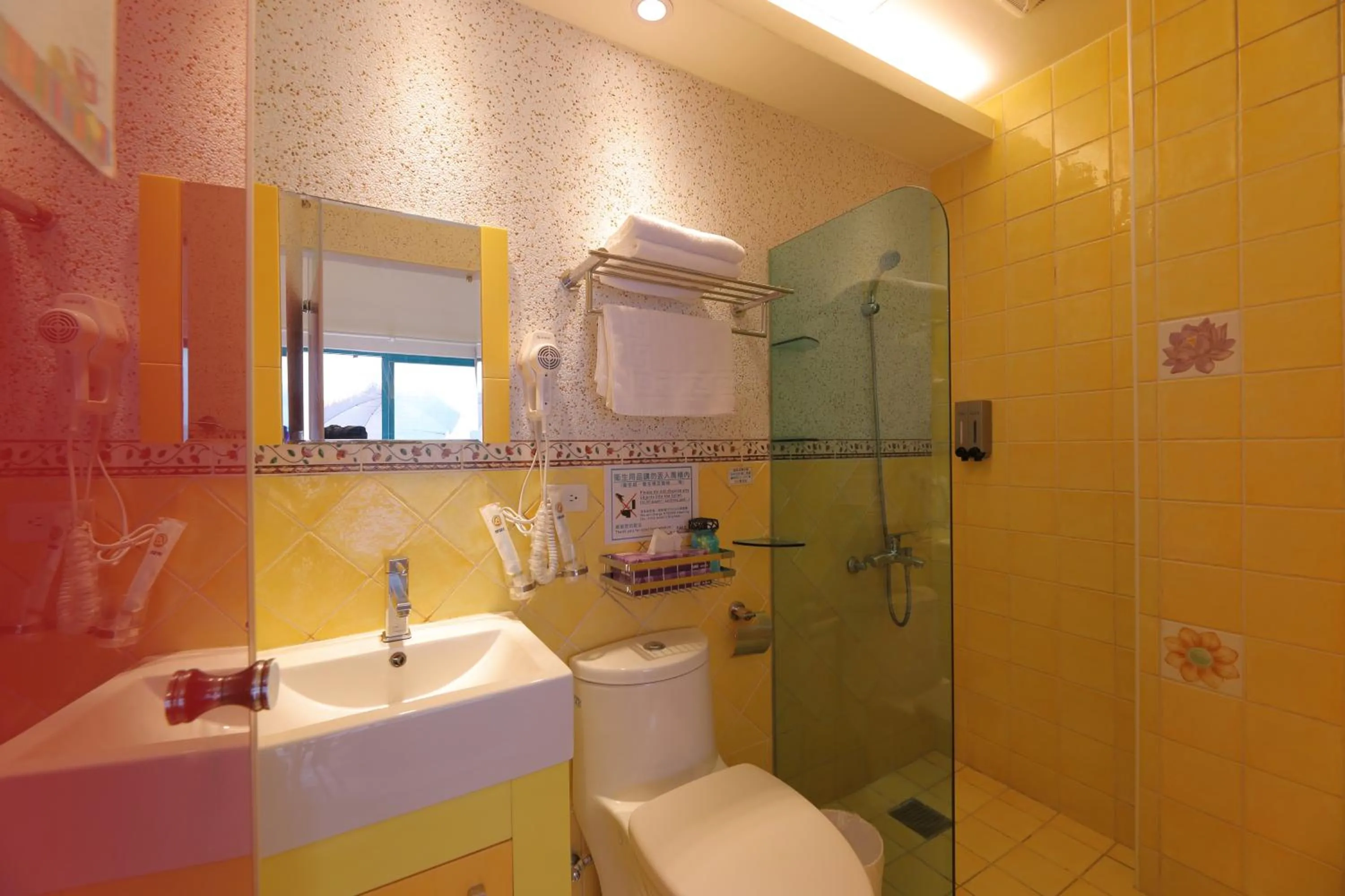 Shower in Rainbow B&B