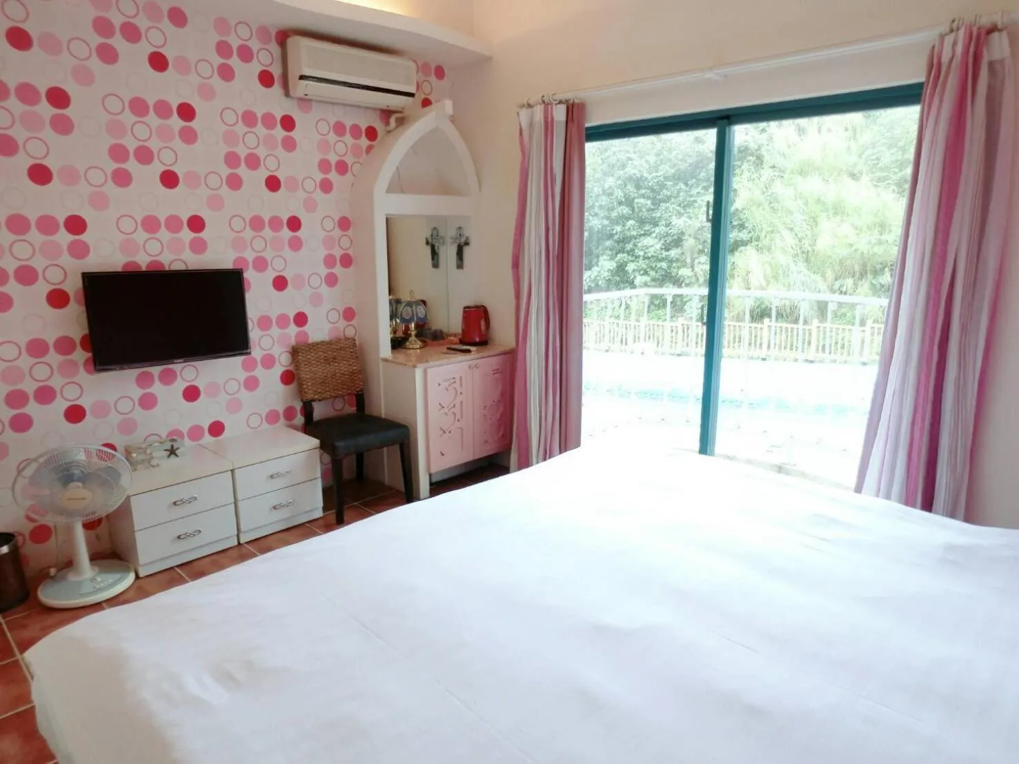 Bed in Rainbow B&B