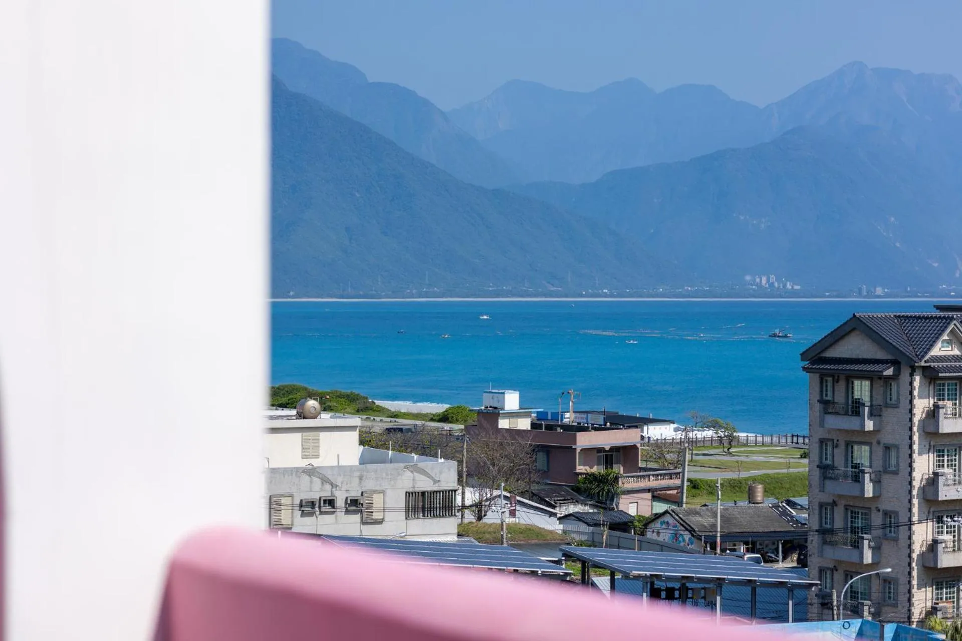 Sea view in Rainbow B&B