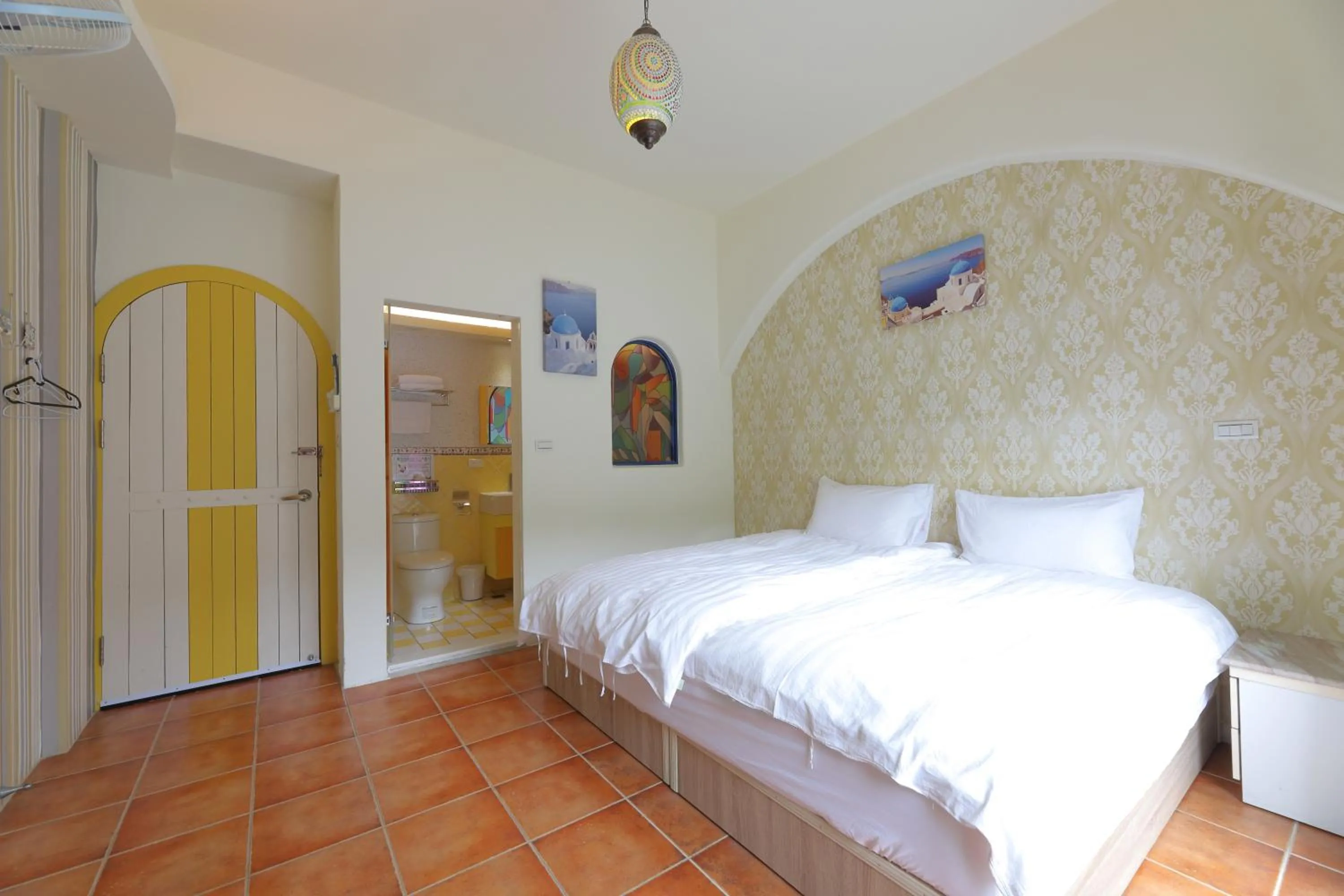Bed in Rainbow B&B