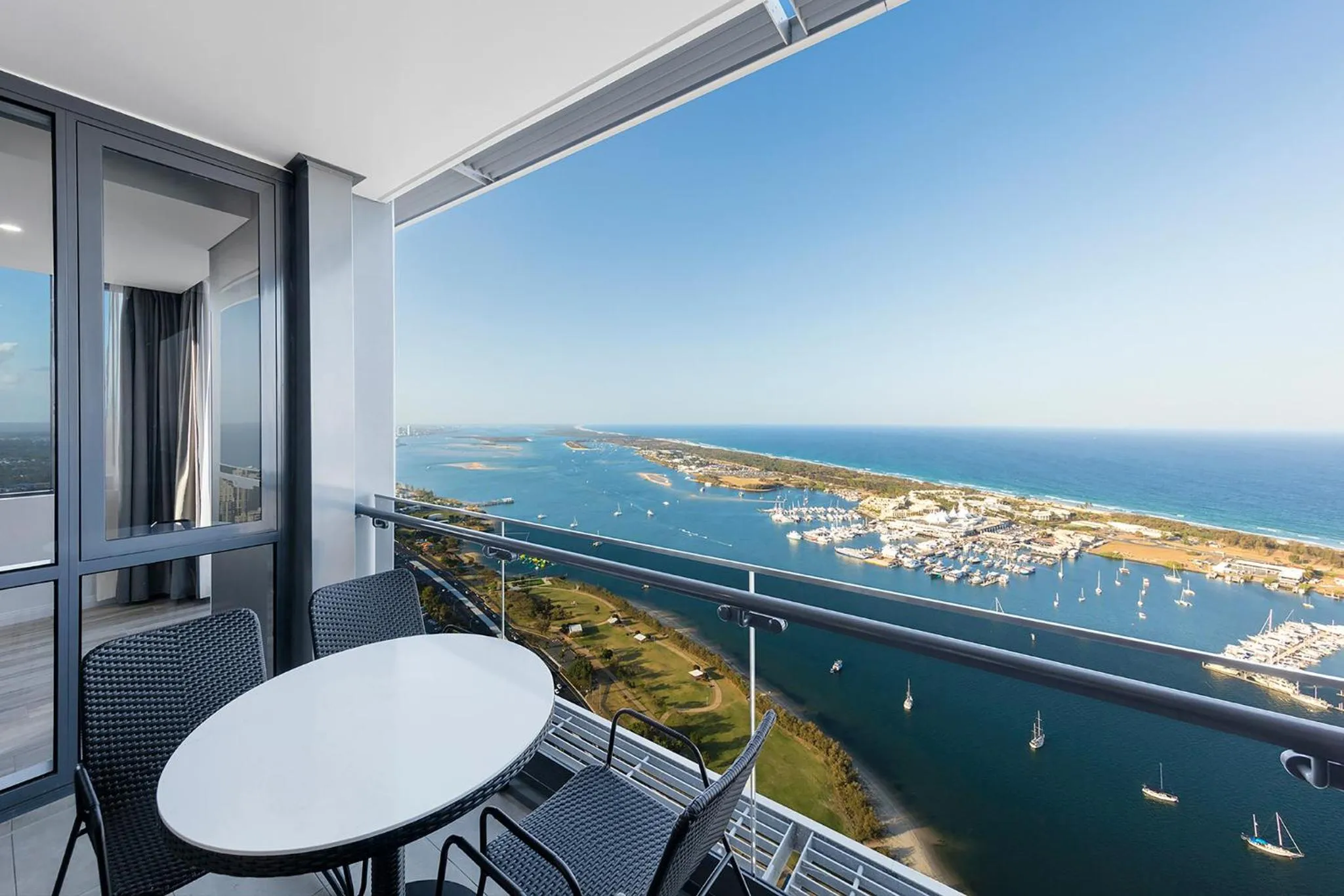 Balcony/Terrace in Meriton Suites Southport
