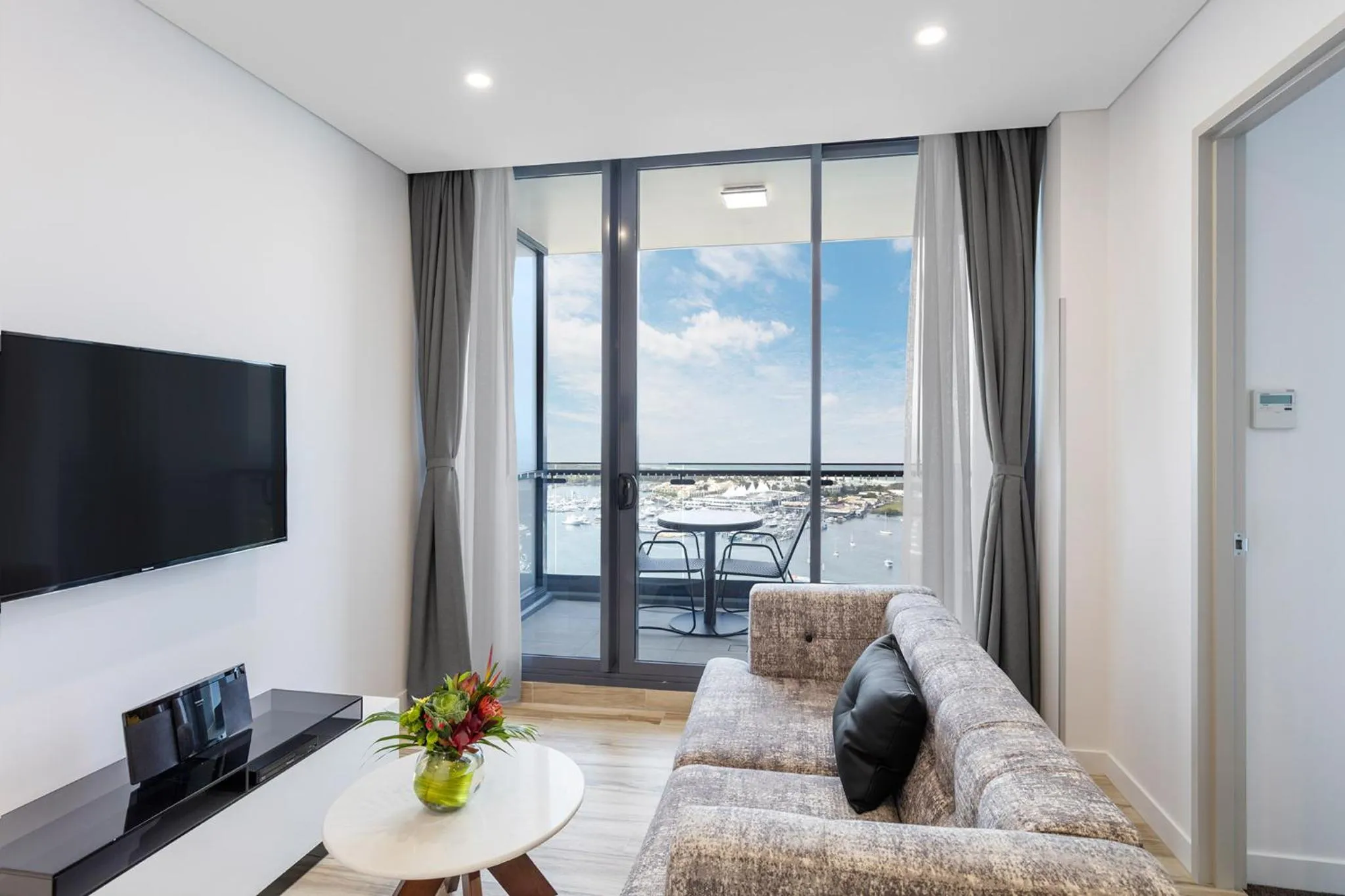 TV and multimedia in Meriton Suites Southport