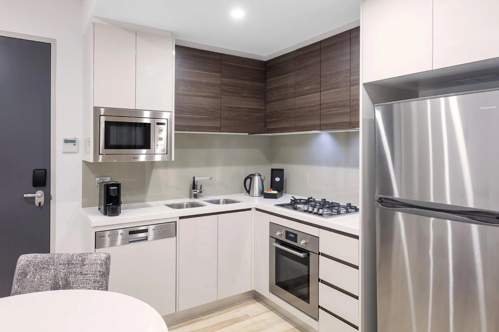 Kitchen or kitchenette in Meriton Suites Southport
