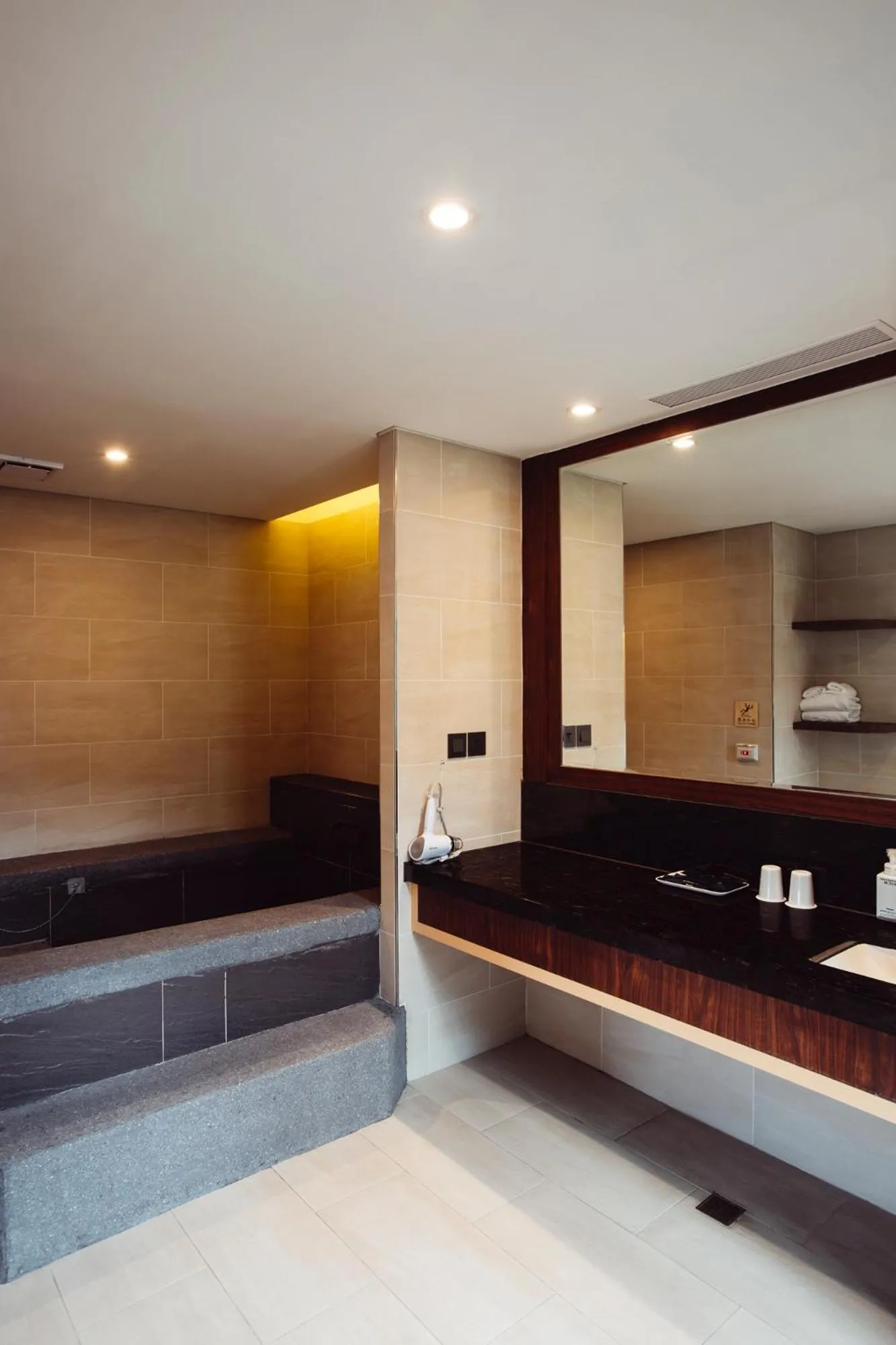 Hot Spring Bath in Chii Lih Resort