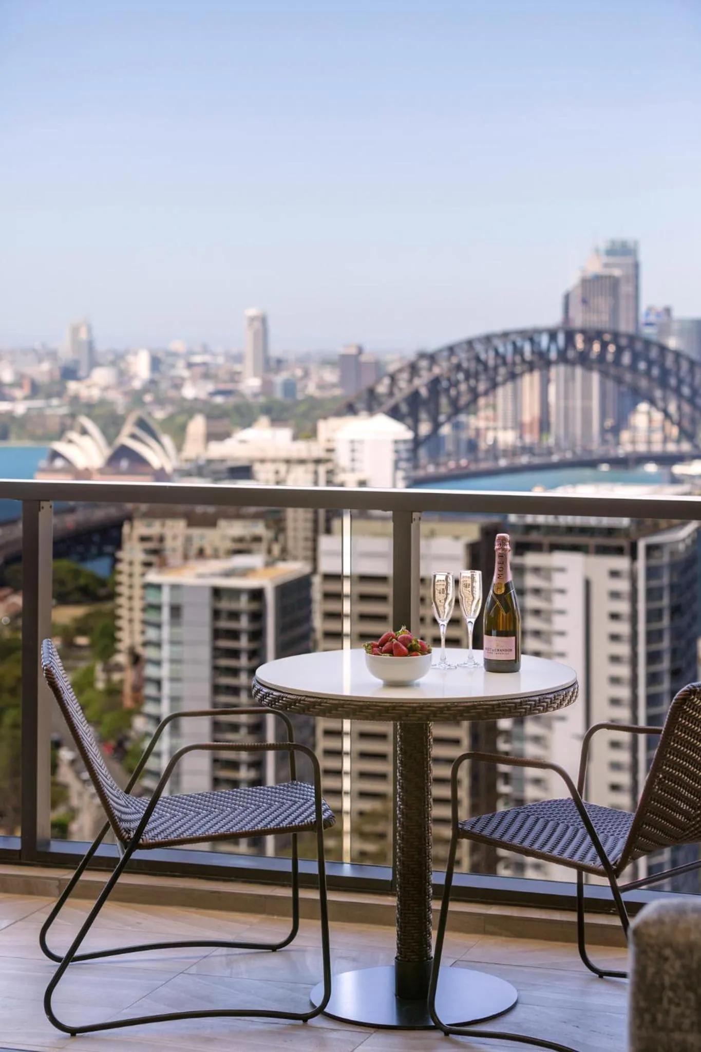 Balcony/Terrace in Meriton Suites North Sydney