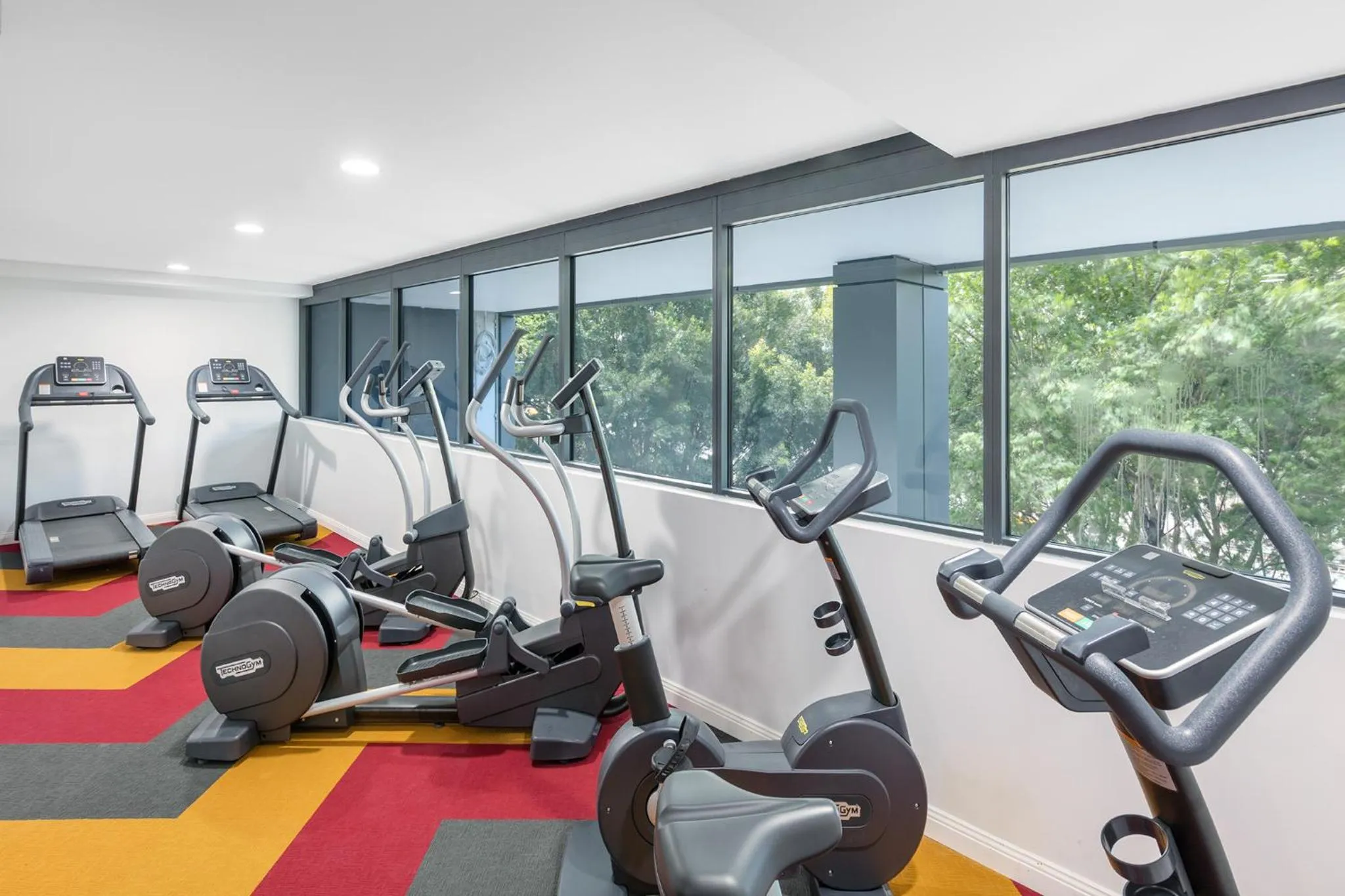 Fitness centre/facilities in Meriton Suites North Sydney