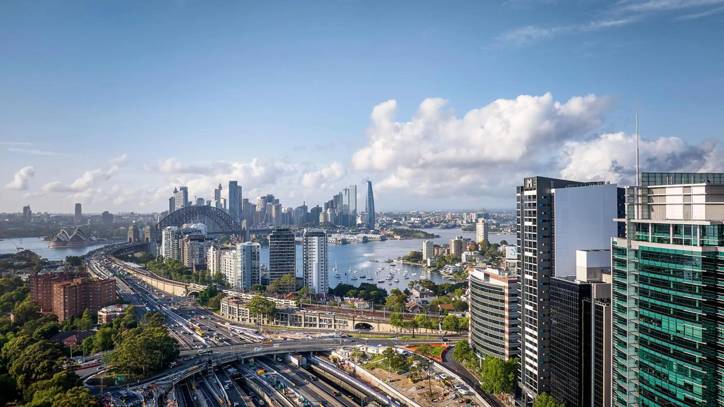 Property building in Meriton Suites North Sydney