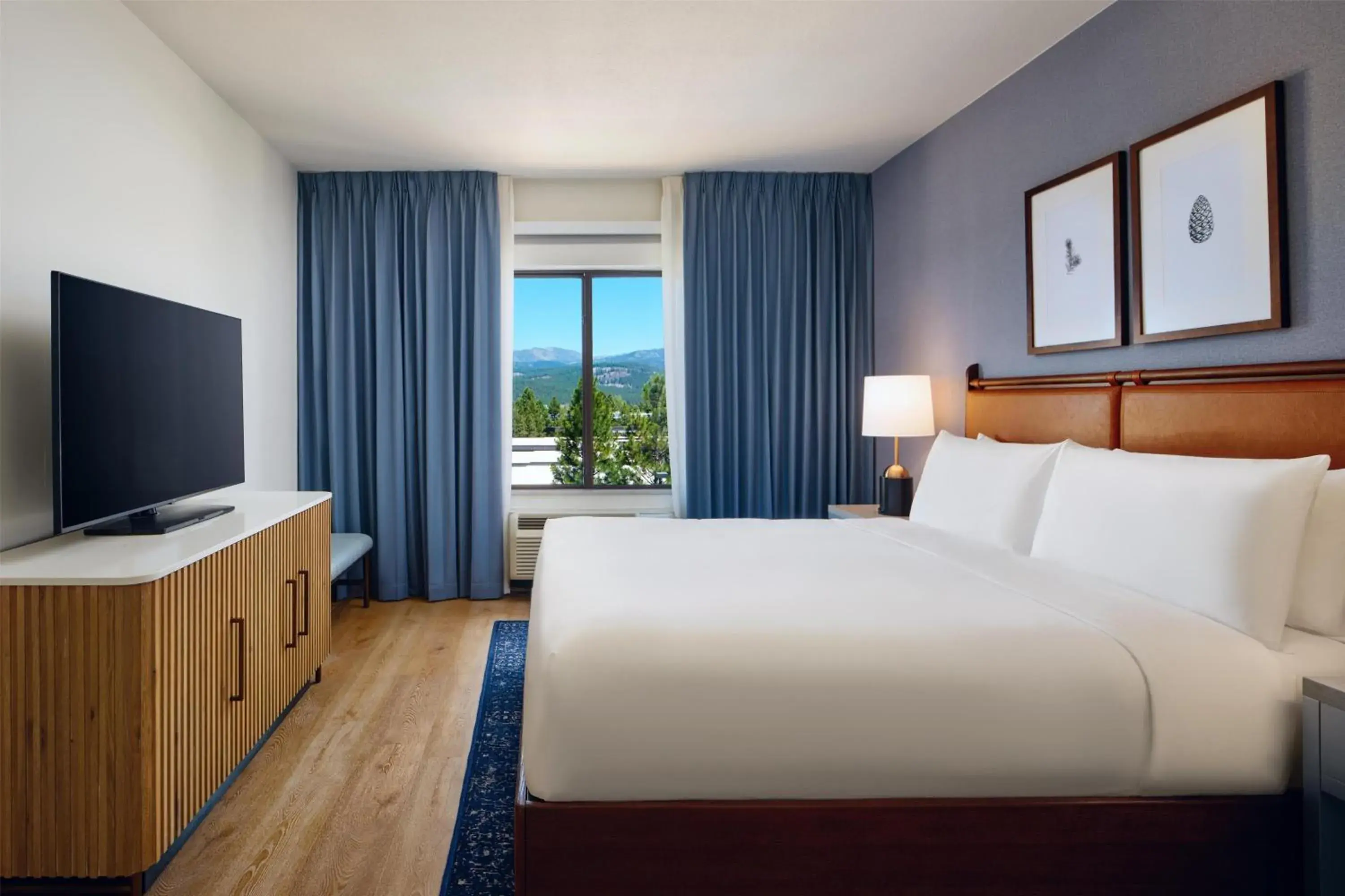 Bed in Martis Valley Lodge, Tapestry Collection by Hilton Bed in Martis Valley Lodge, Tapestry Collection by Hilton