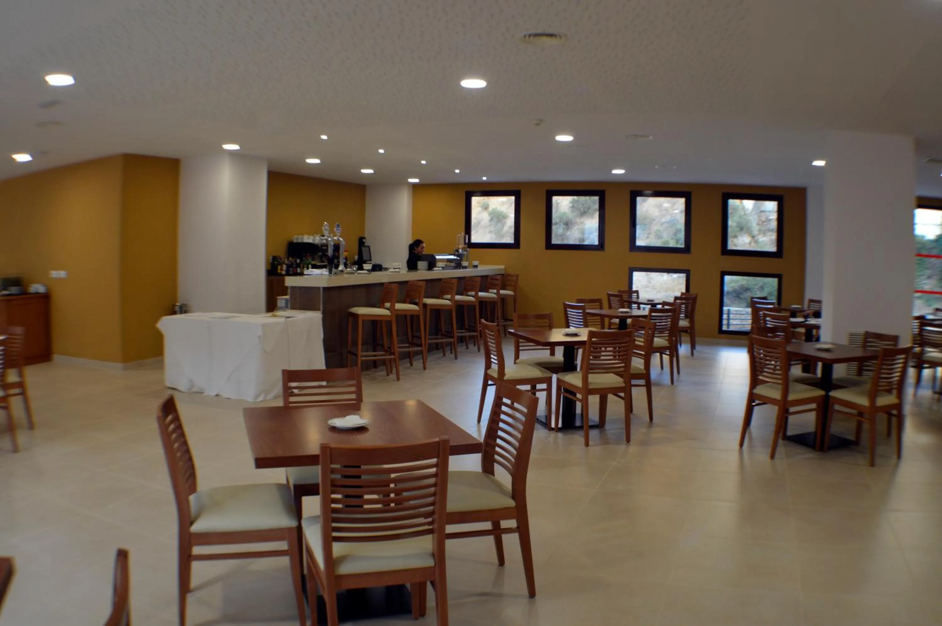 Restaurant/places to eat in Hotel Balneario de Graena