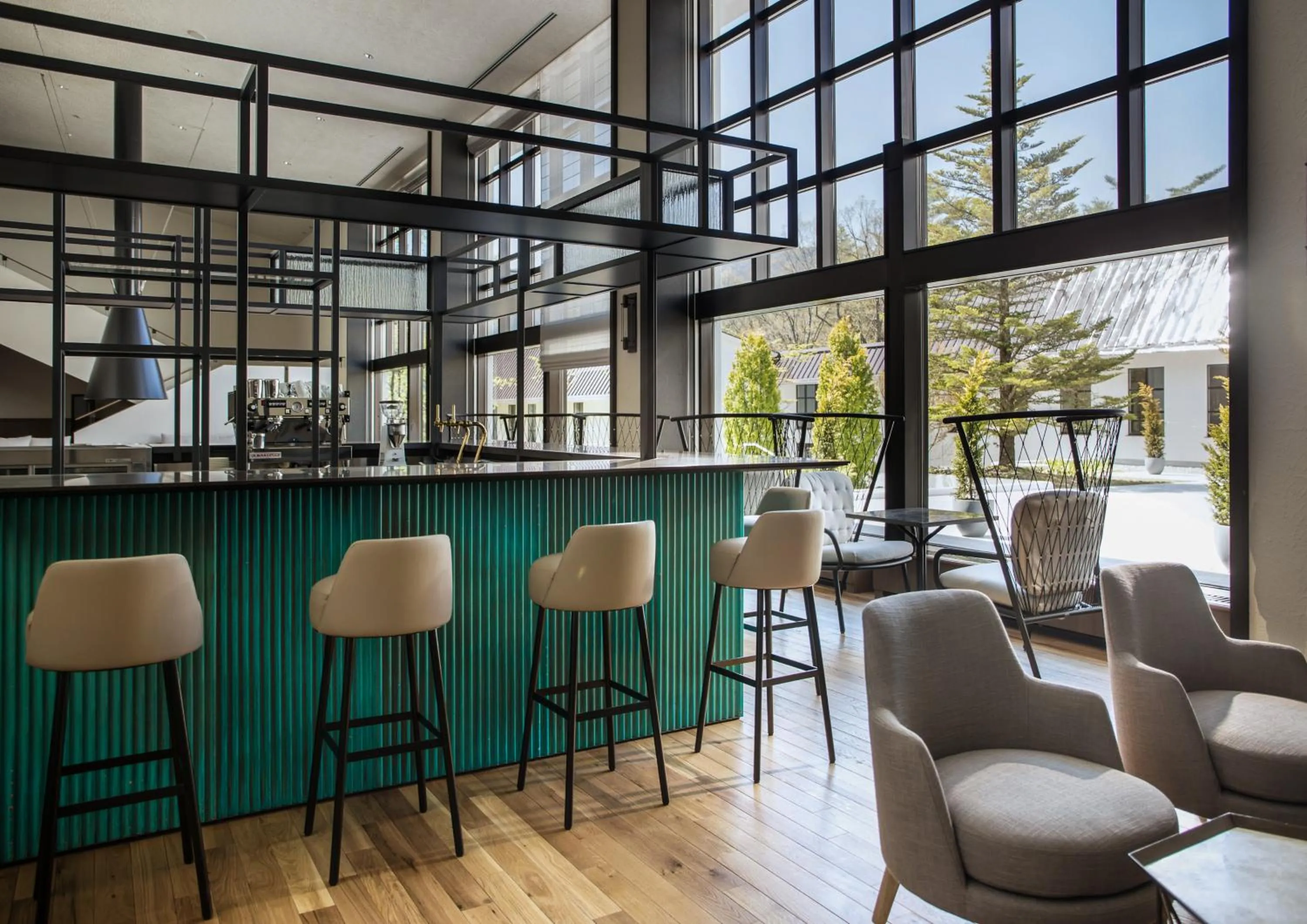 Lounge or bar in Holiday Inn Resort Shinano-Omachi Kuroyon, an IHG Hotel