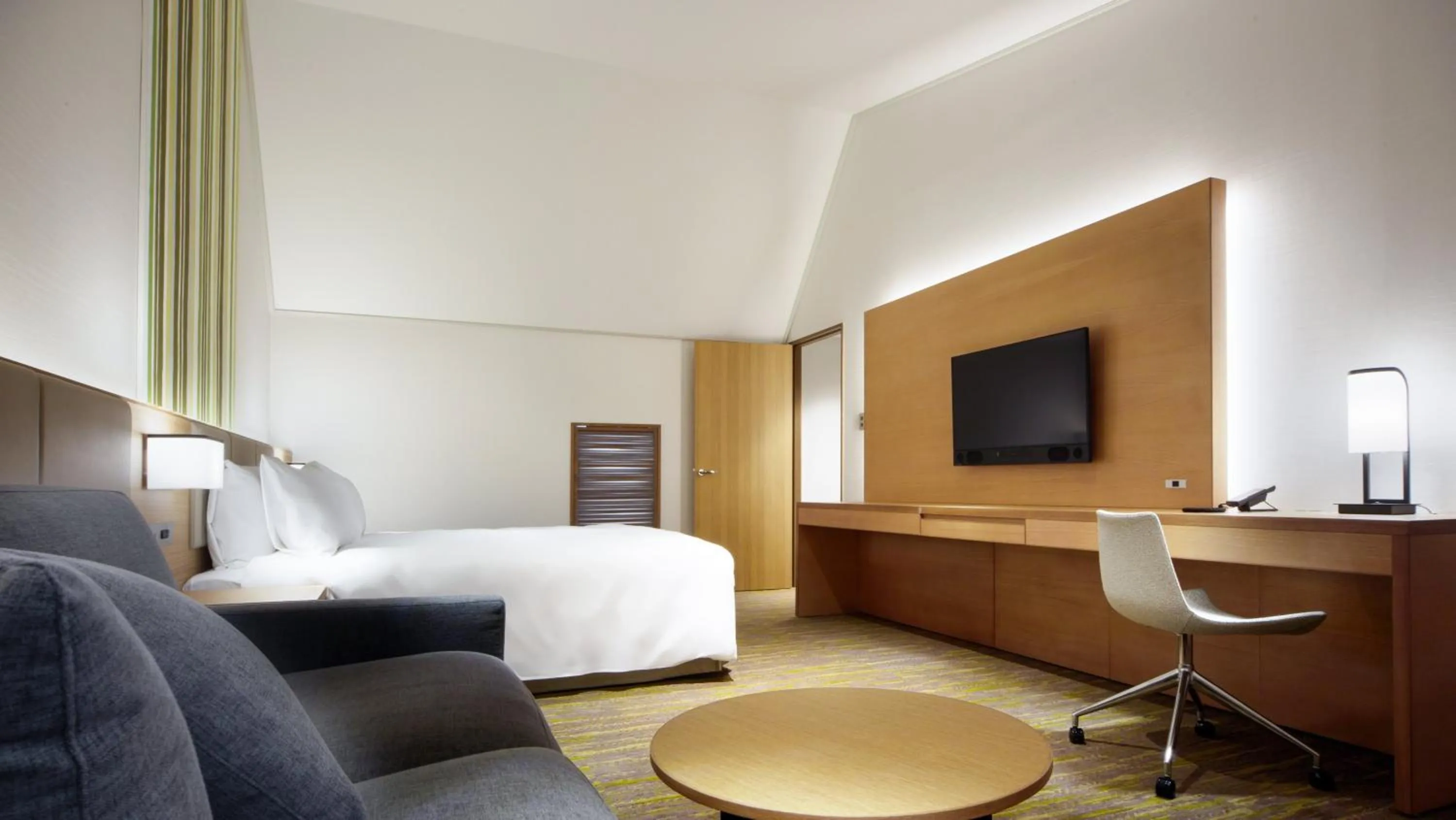 Photo of the whole room, Bed in Holiday Inn Resort Shinano-Omachi Kuroyon by IHG