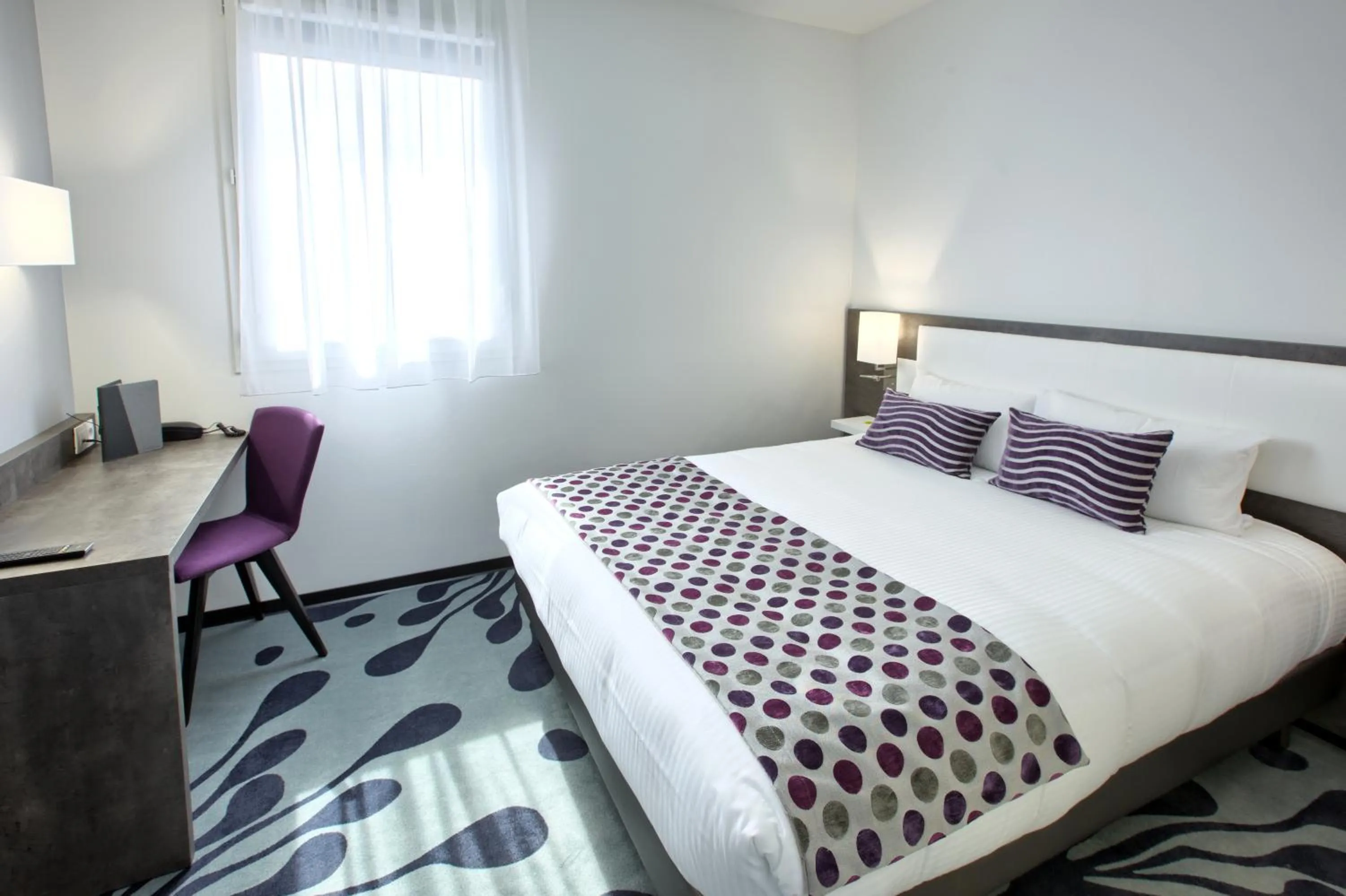 Bedroom, Bed in Logis Hotel Restaurant & SPA Au Comte d'Ornon