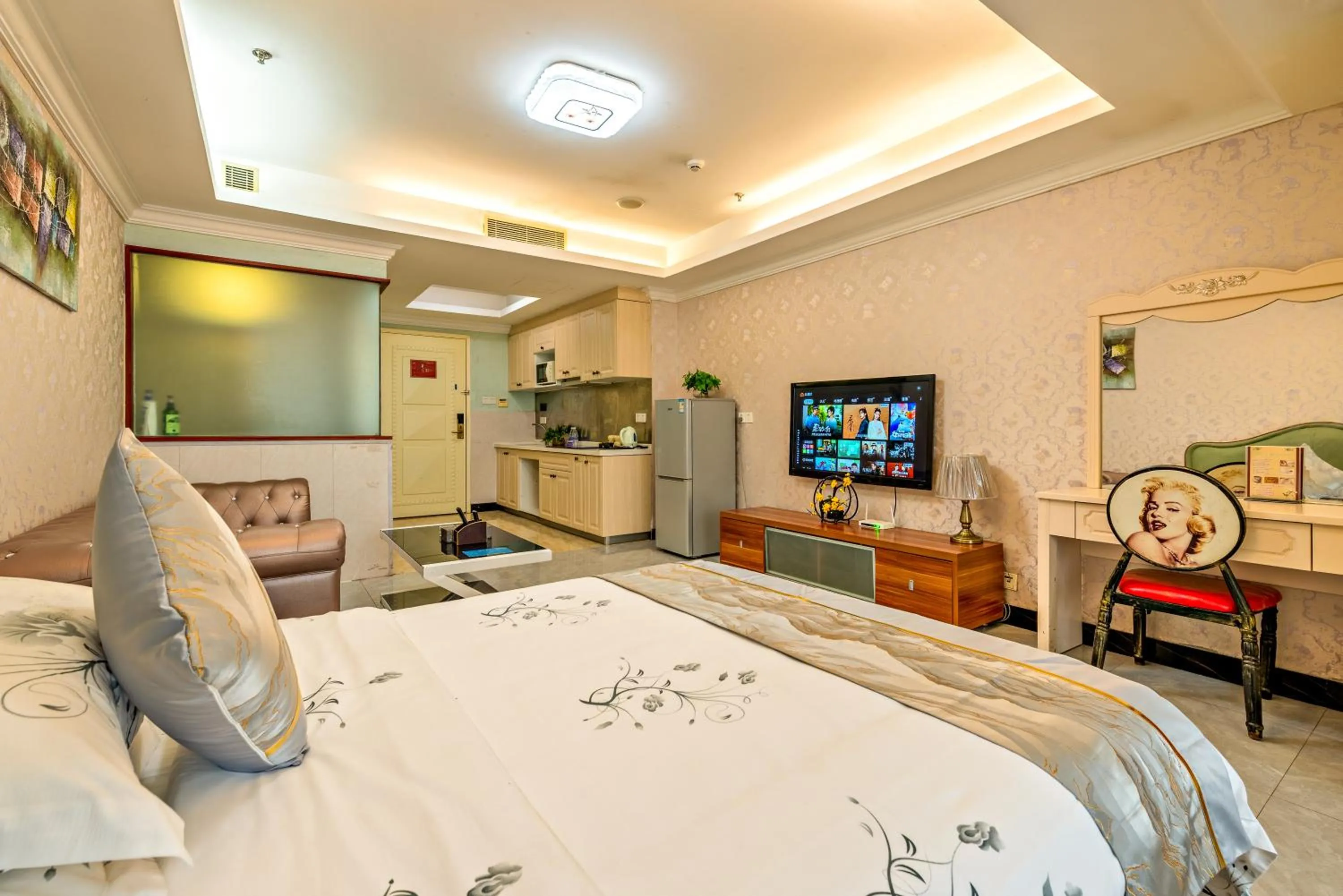 Bed in Guangzhou Manhattan International Apartment Zhengjia Free bus services are provided for the first and second phases