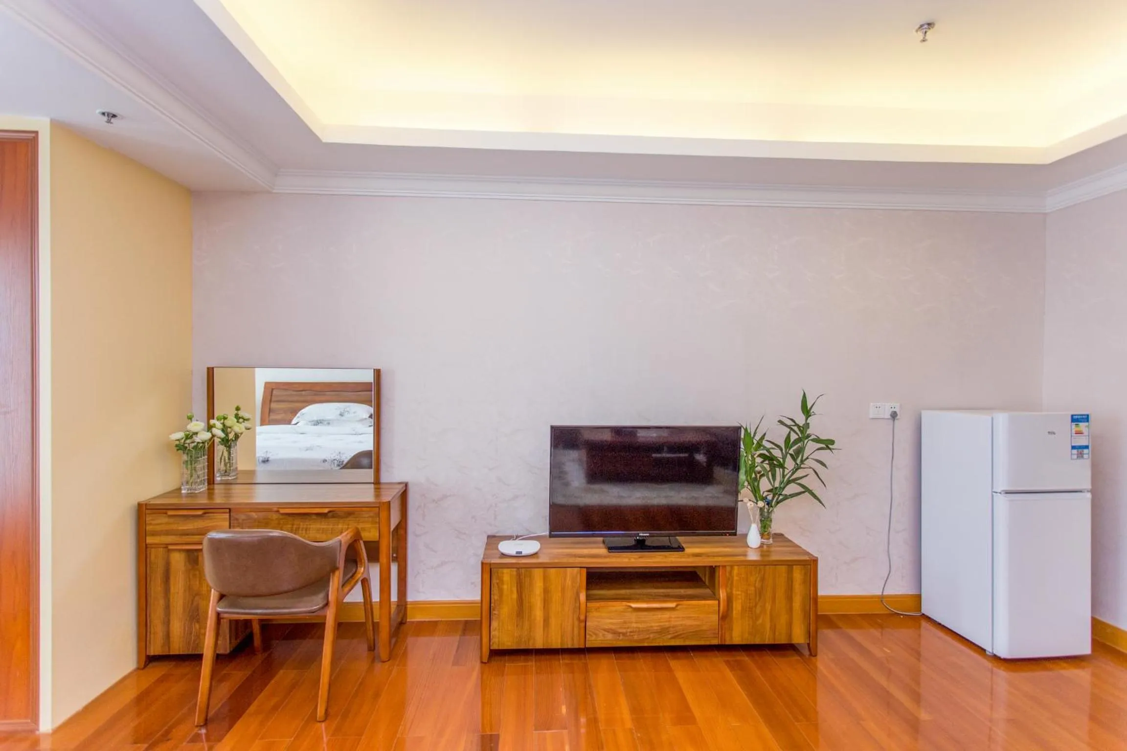 TV and multimedia in Guangzhou Manhattan International Apartment Zhengjia Free bus services are provided for the first and second phases