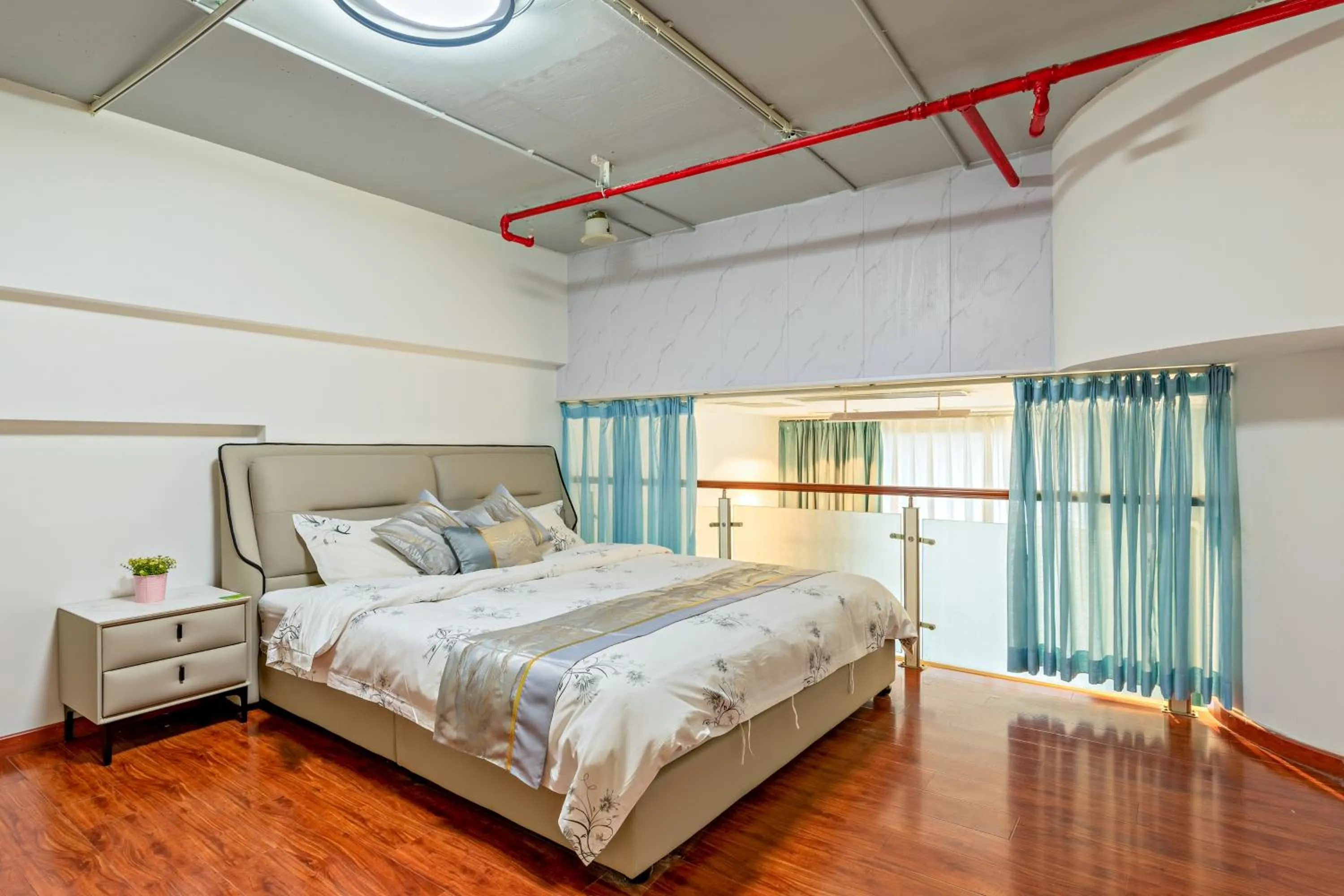 Bedroom, Bed in Guangzhou Manhattan International Apartment Zhengjia Free bus services are provided for the first and second phases