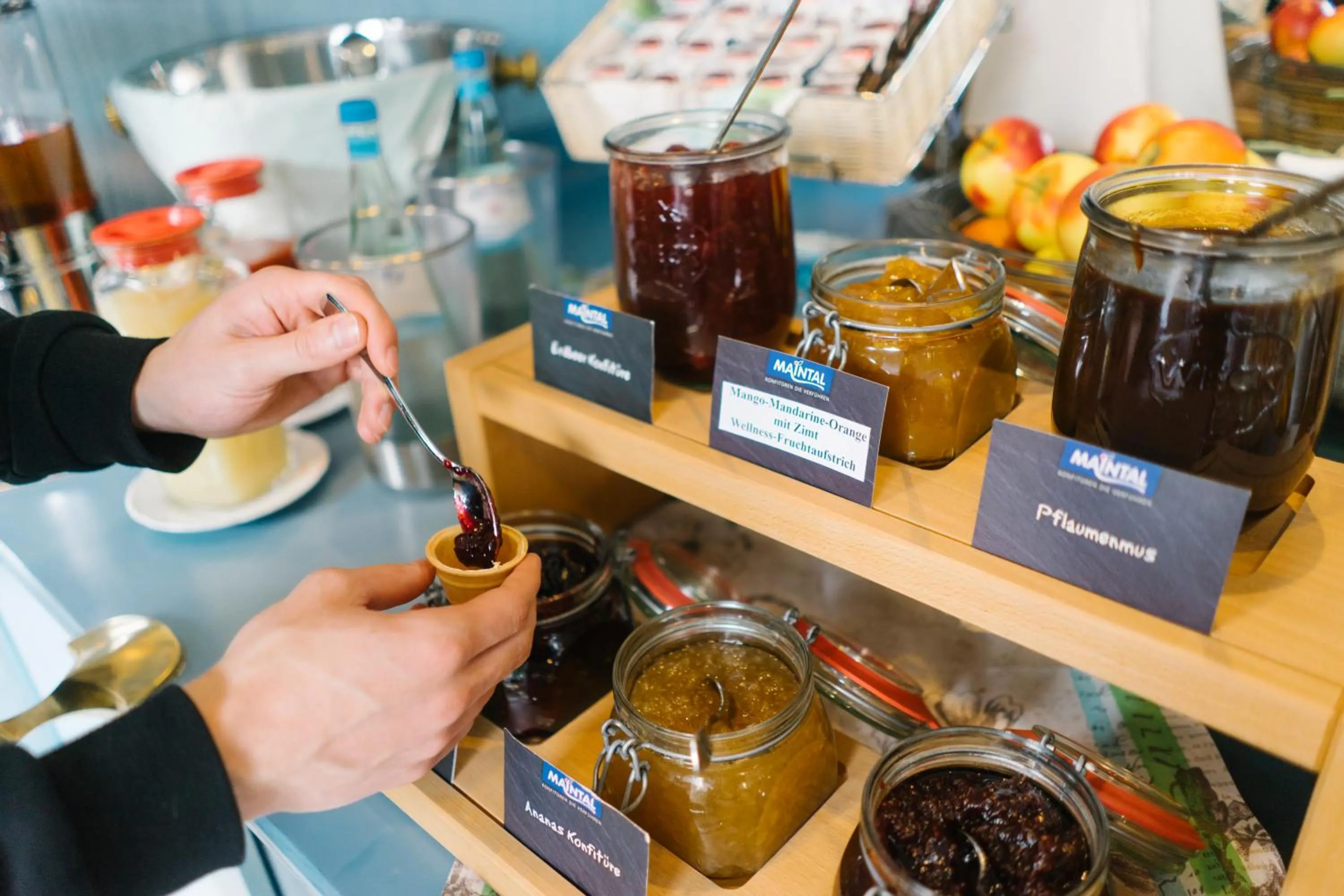 Buffet breakfast in Aparthotel Kachelot