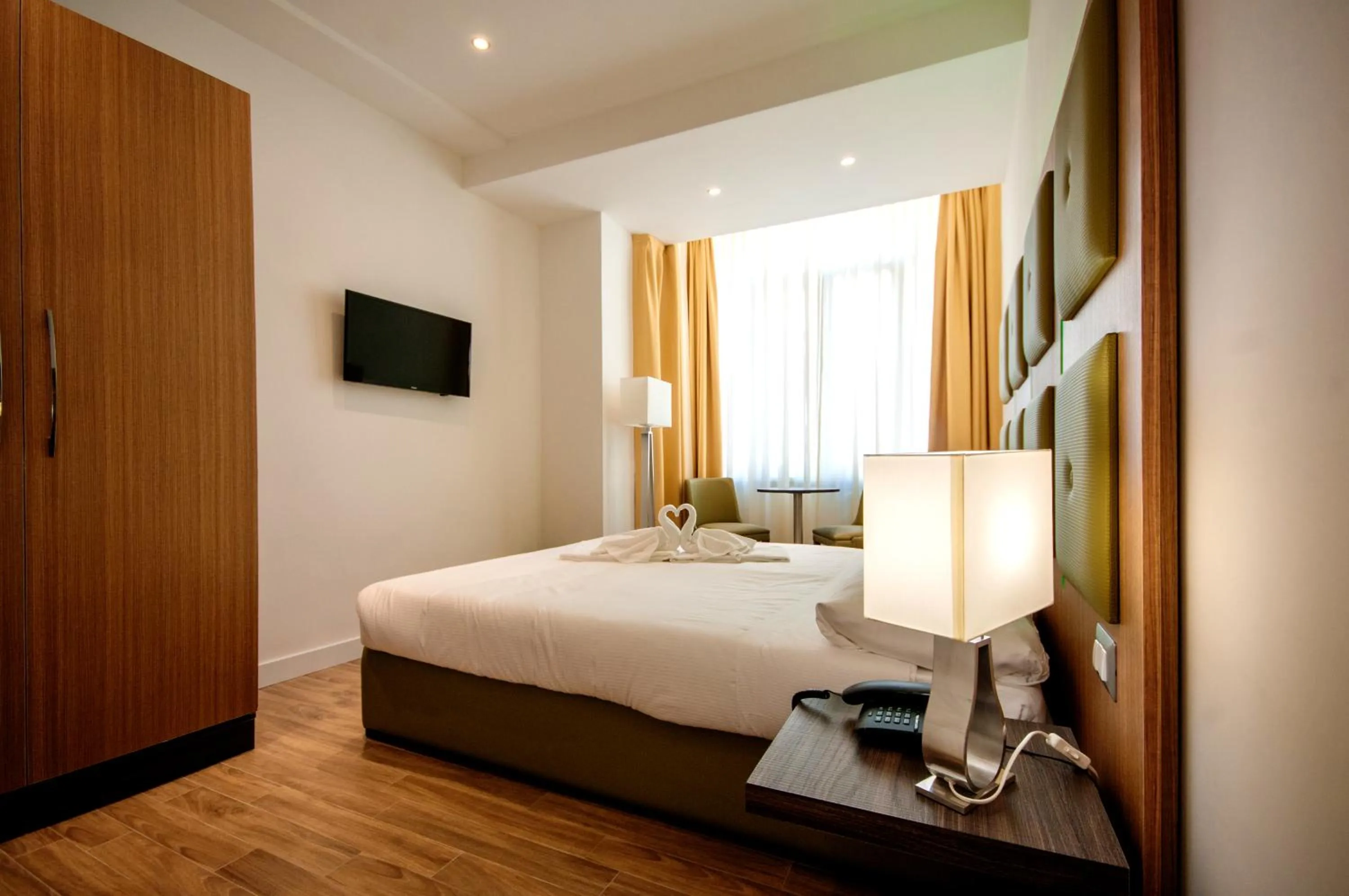 Photo of the whole room, Bed in Vatican Relais Rome