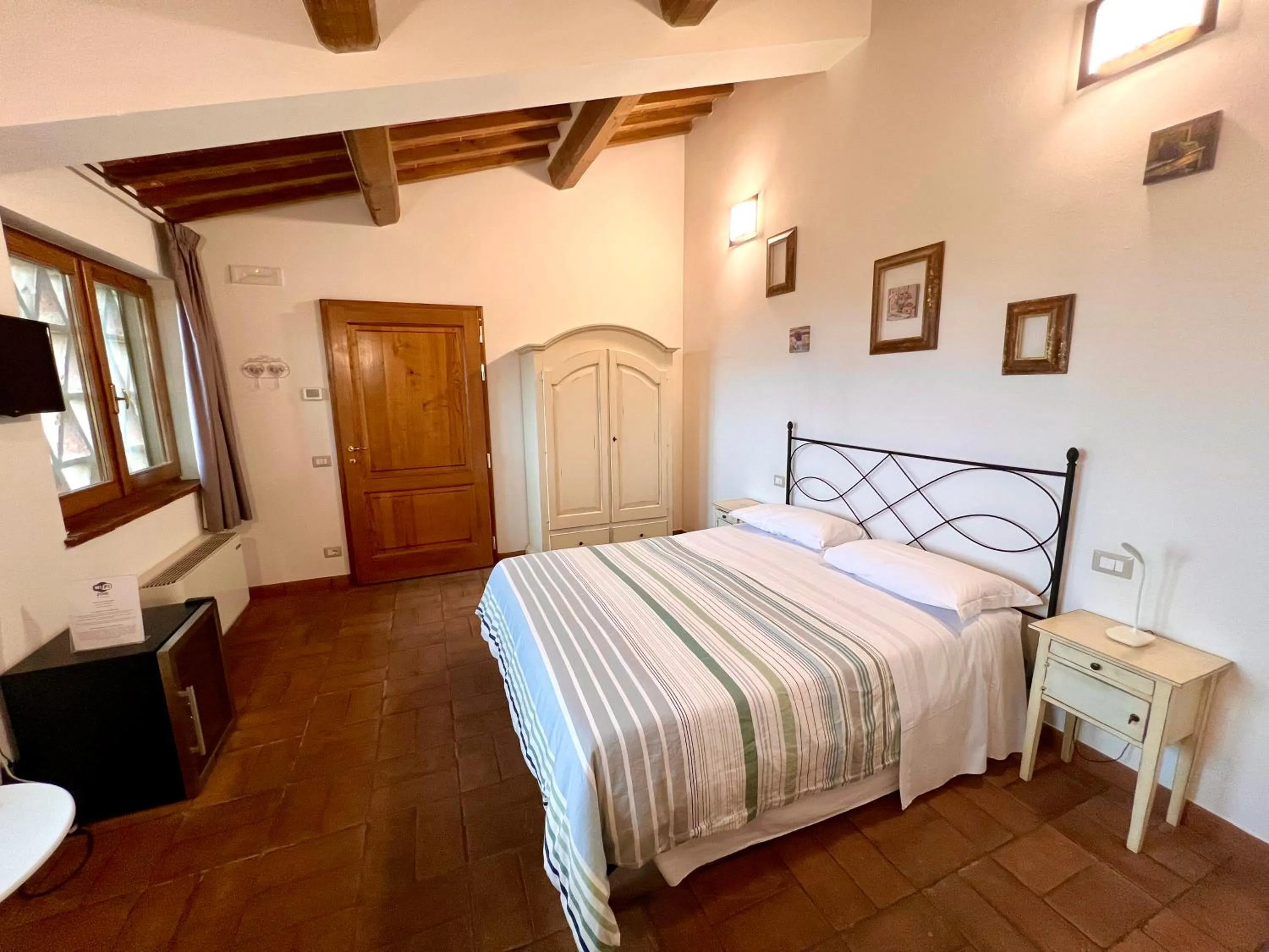 Photo of the whole room, Bed in Capanna 1826