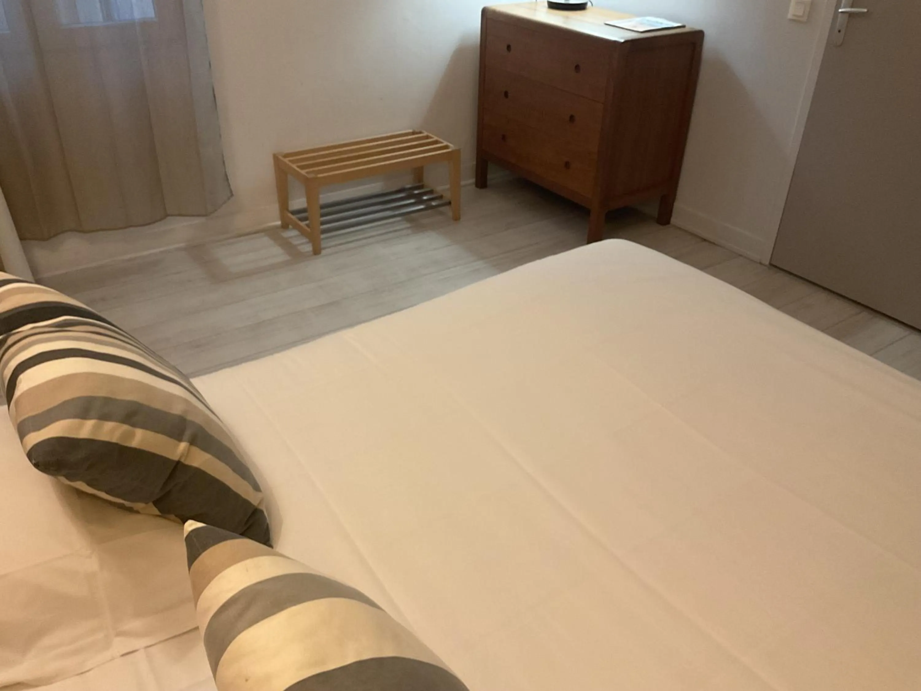 Bed in Hotel Des Falaises