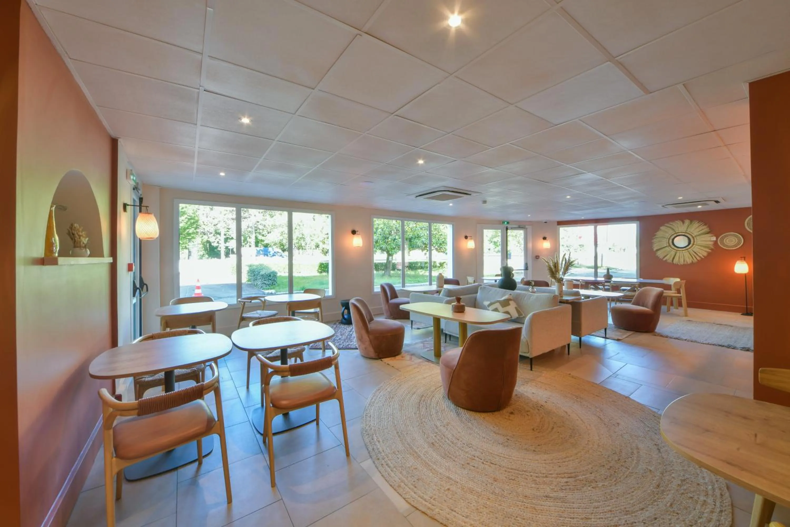 Property building in B Hôtel Olympia Bourges - rénovation terminée