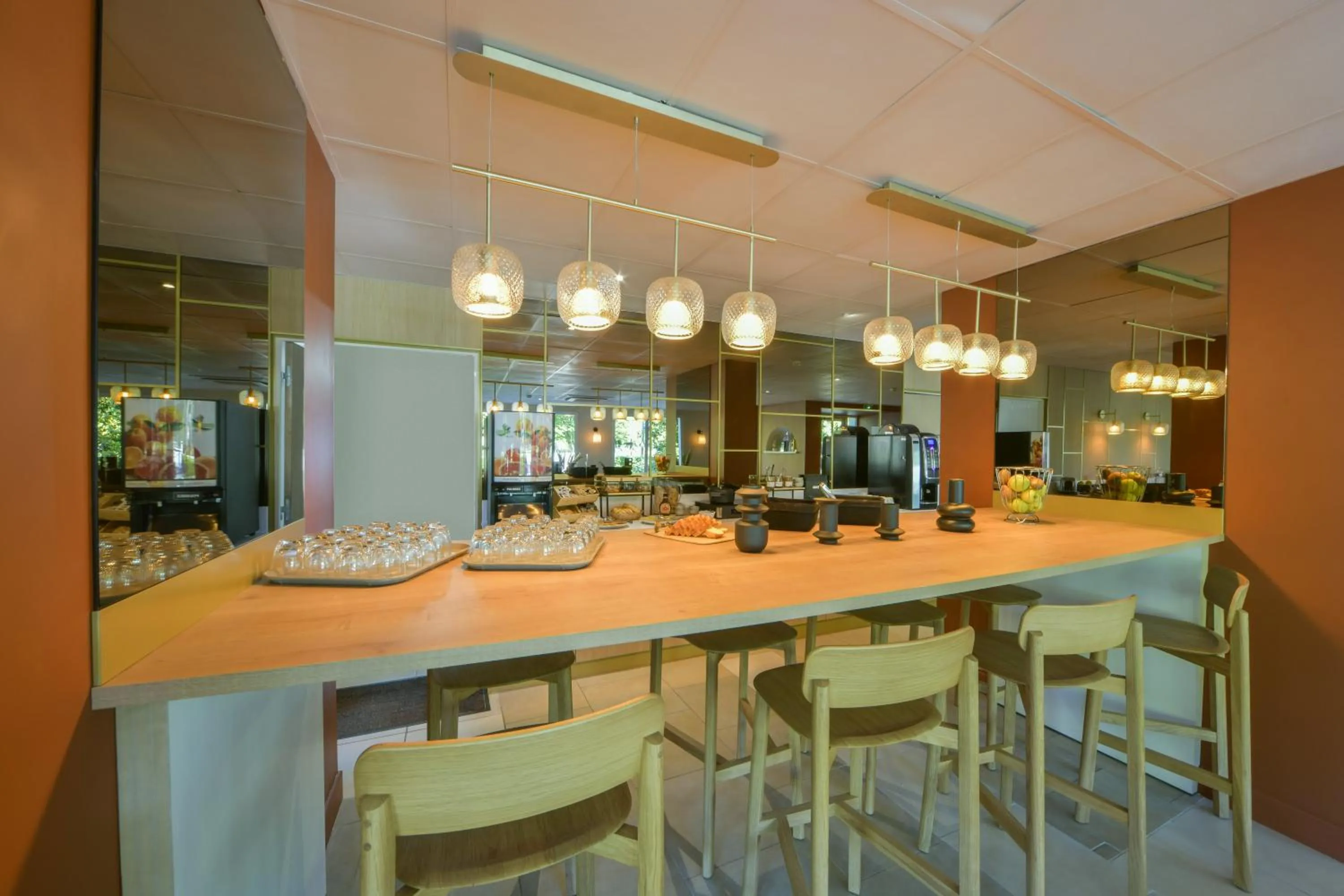 Property building in B Hôtel Olympia Bourges - rénovation terminée