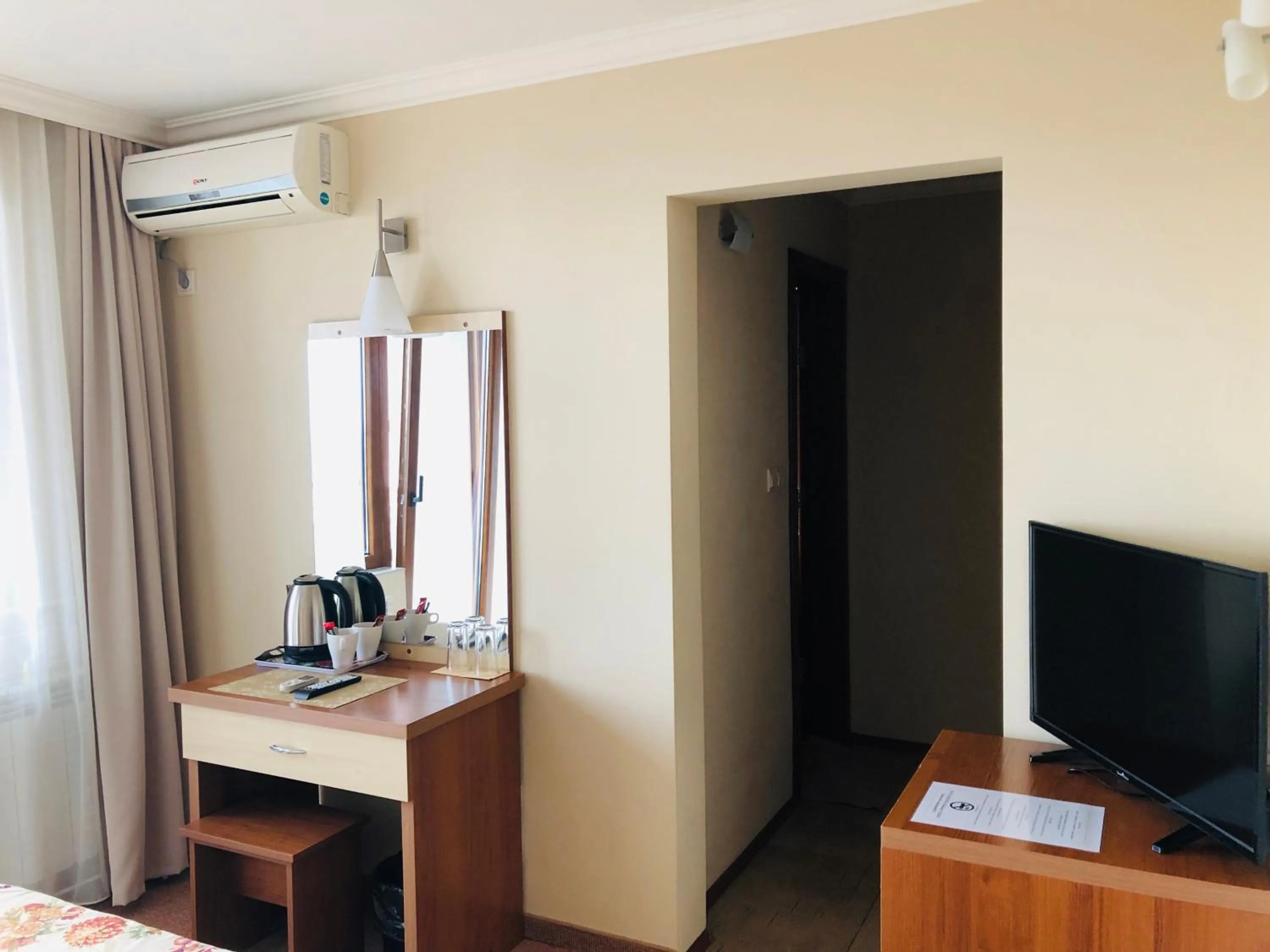 Photo of the whole room, Bed in Family Hotel Radiana