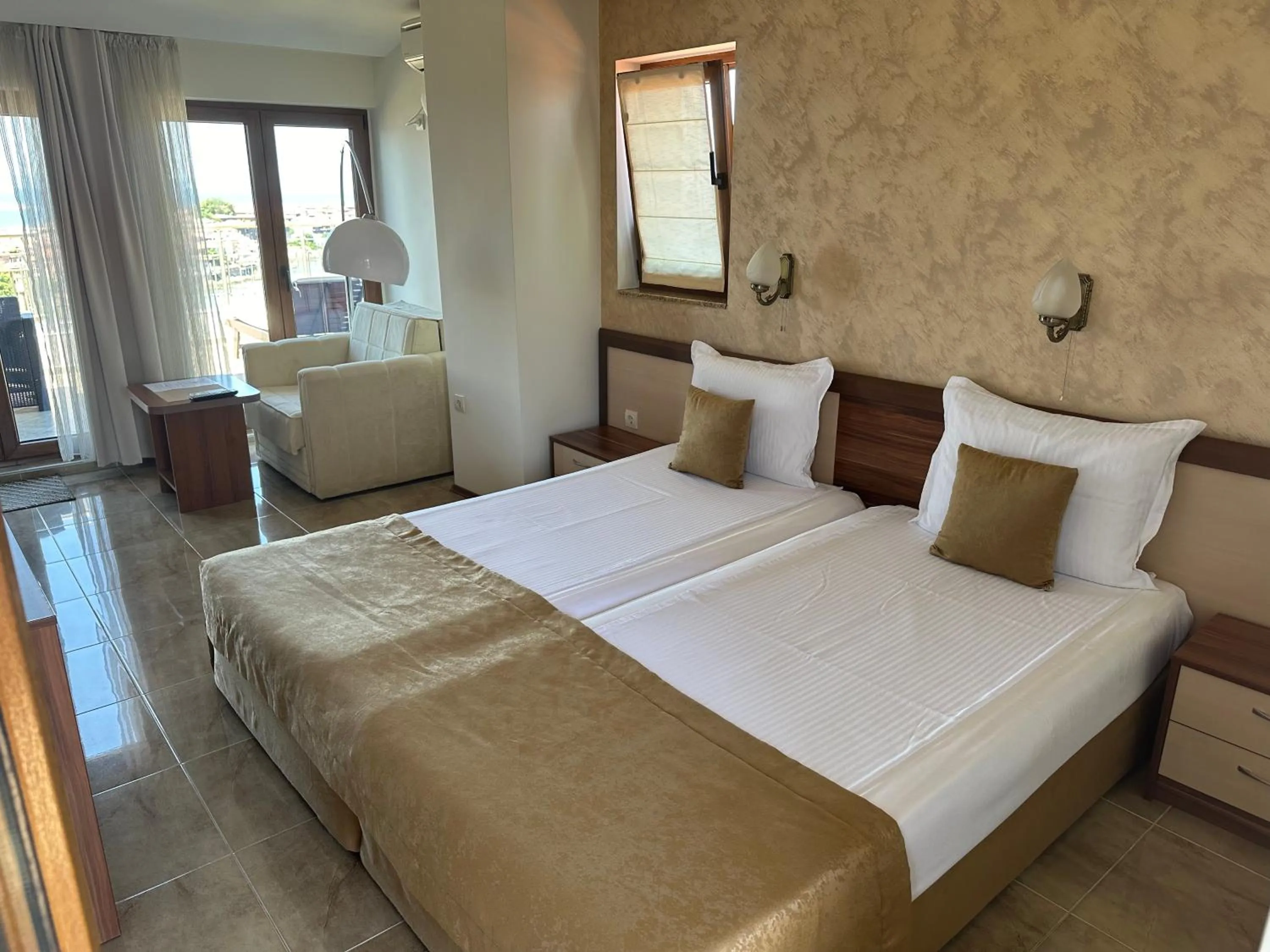 Photo of the whole room, Bed in Family Hotel Radiana