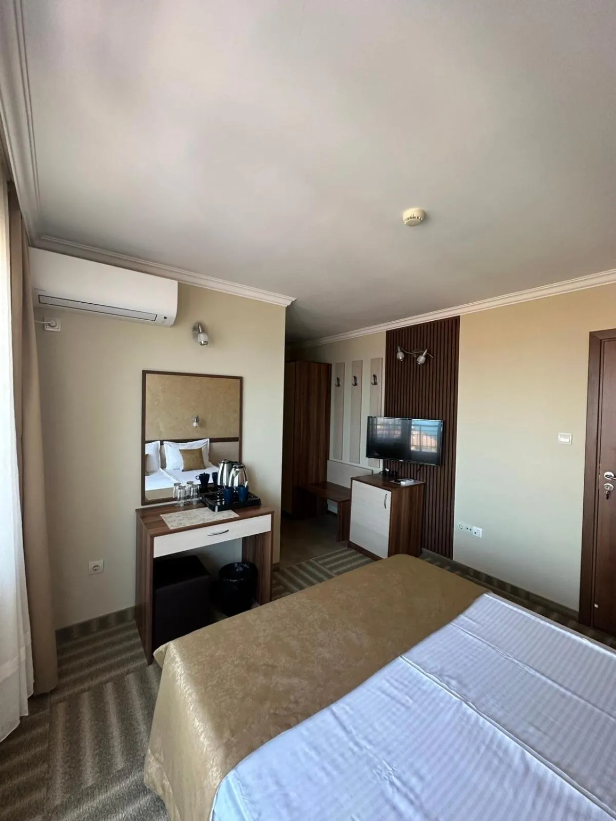 Photo of the whole room, Bed in Family Hotel Radiana