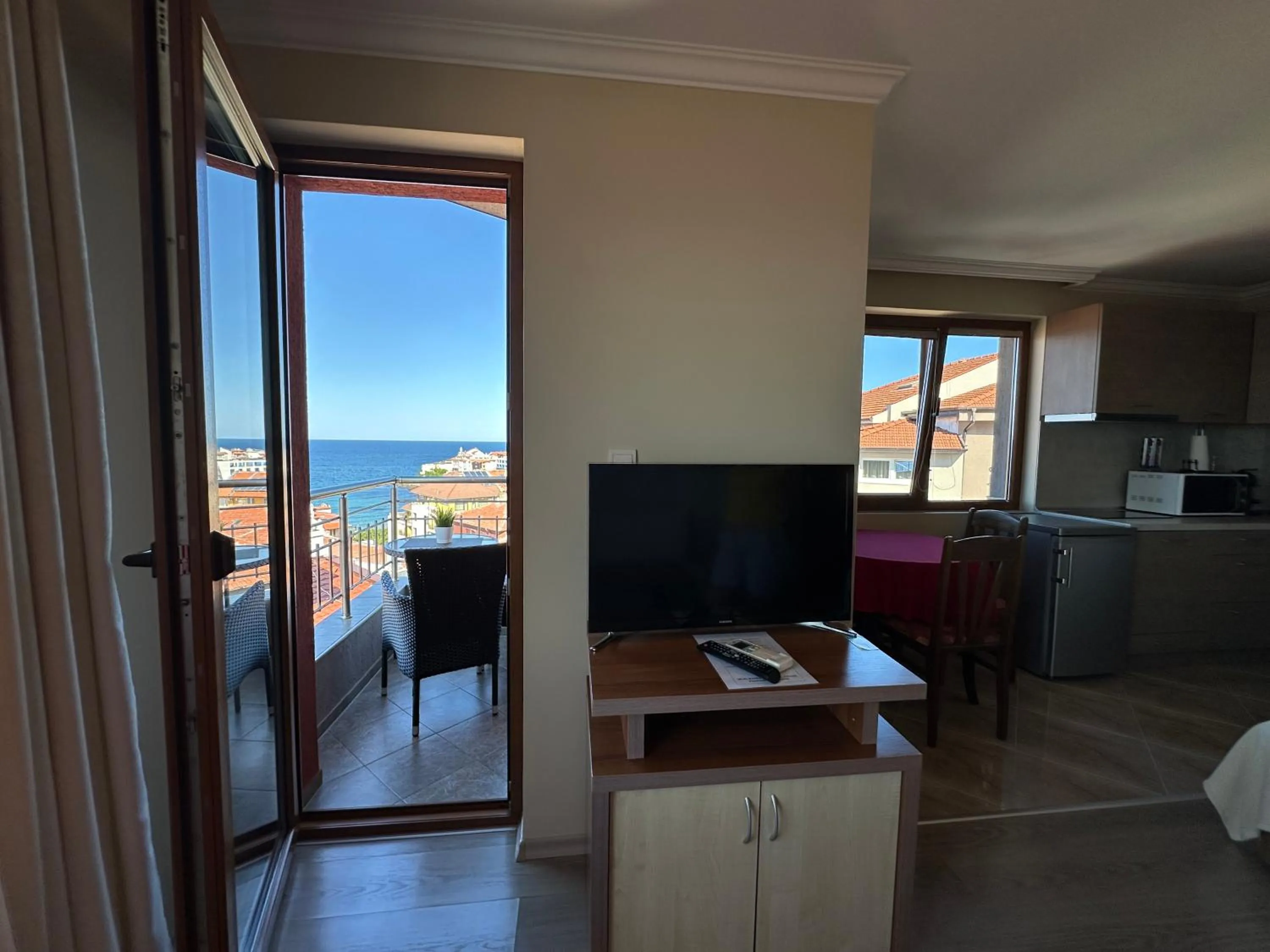 TV and multimedia in Family Hotel Radiana