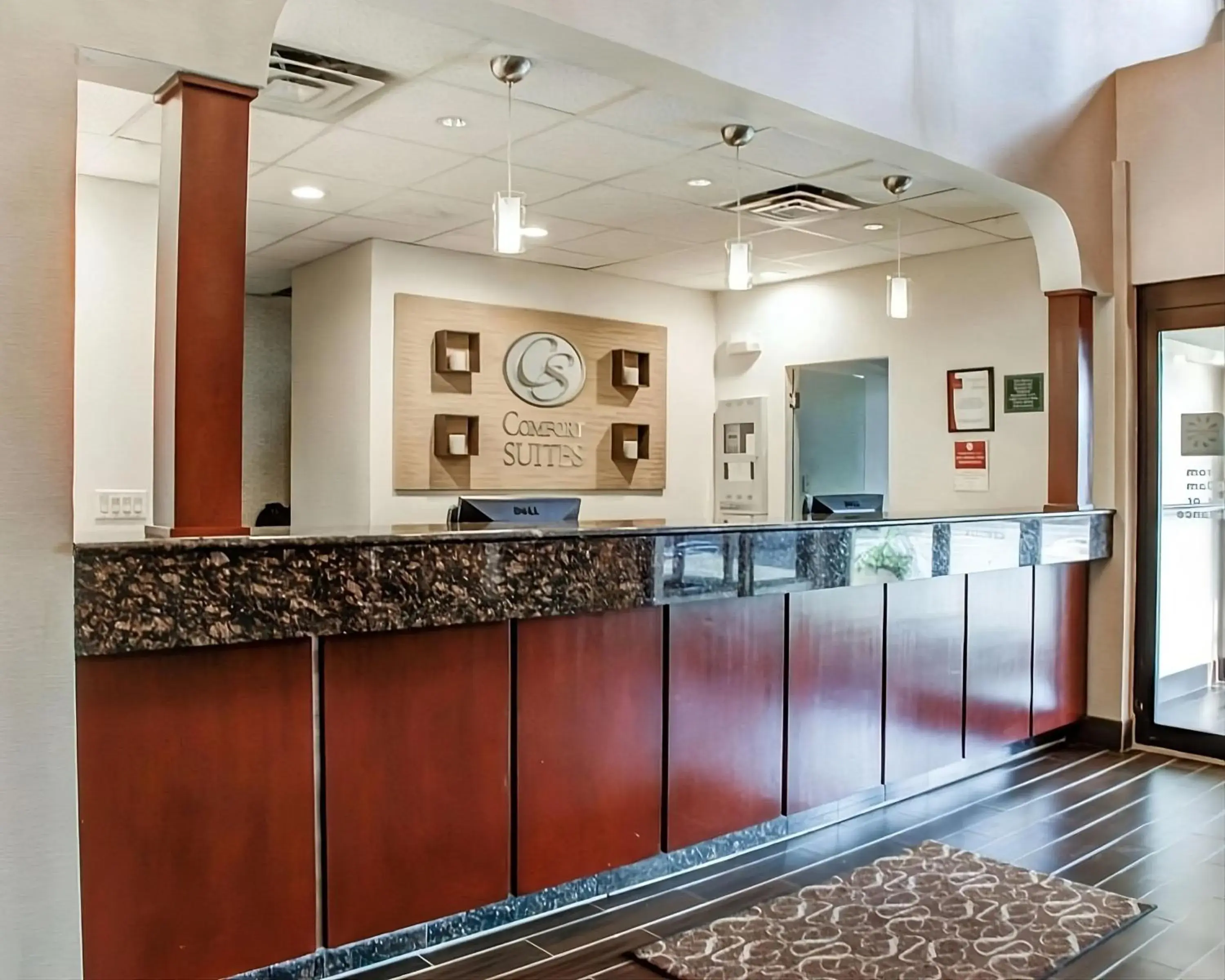 Lobby or reception in Comfort Suites Lombard - Addison Lobby or reception in Comfort Suites Lombard - Addison