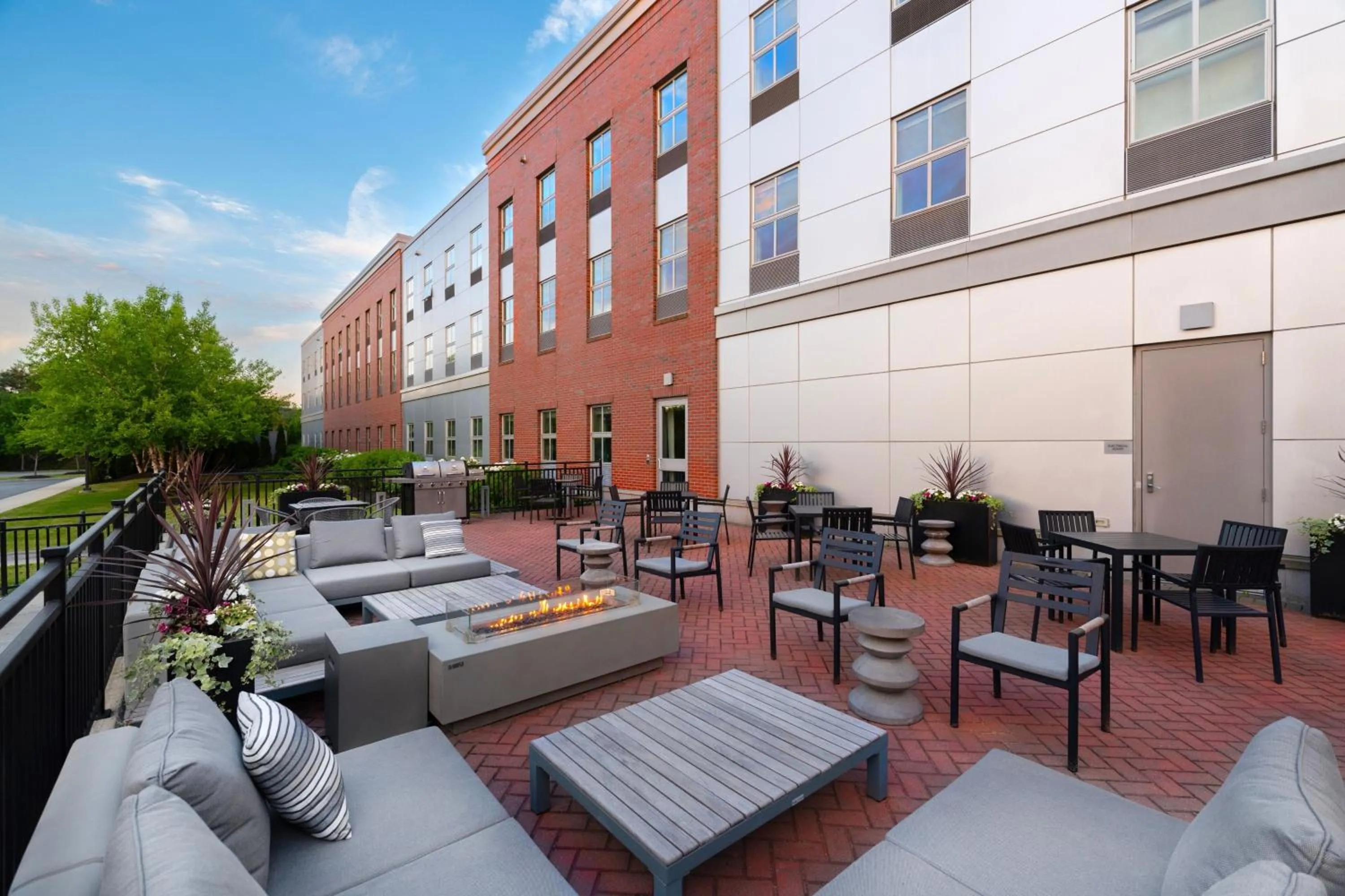 Property building in Residence Inn by Marriott Boston Concord