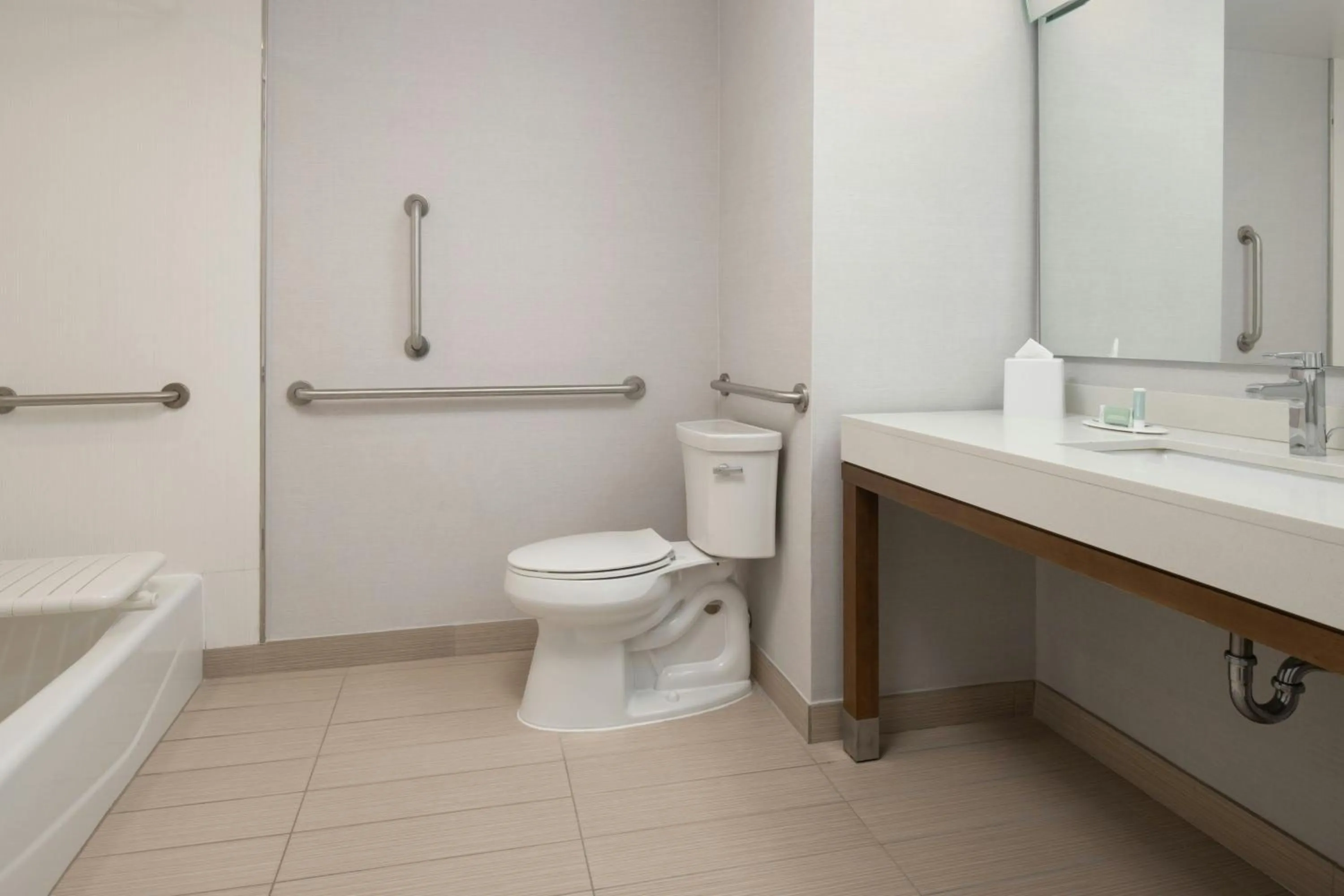 Bathroom in Courtyard by Marriott Houston City Place