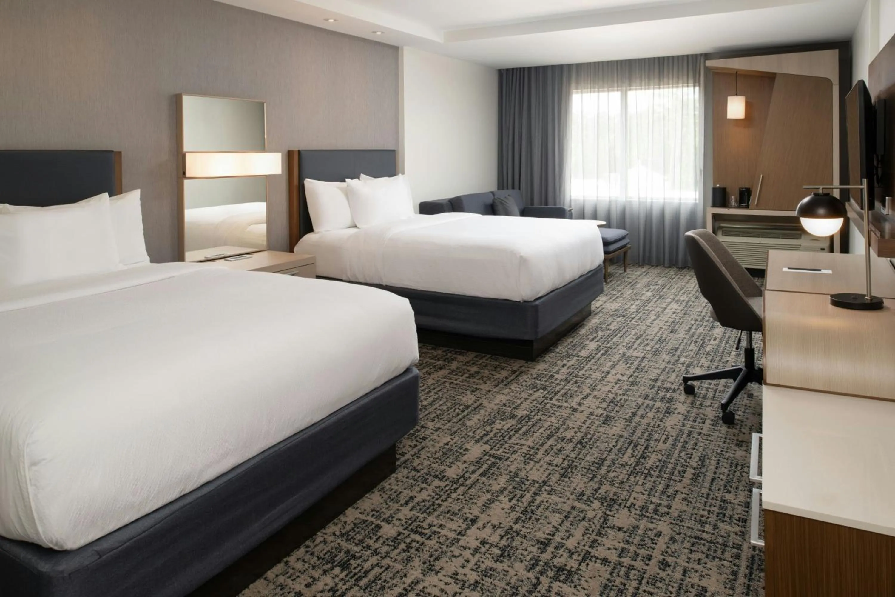 Photo of the whole room, Bed in Courtyard by Marriott Houston City Place