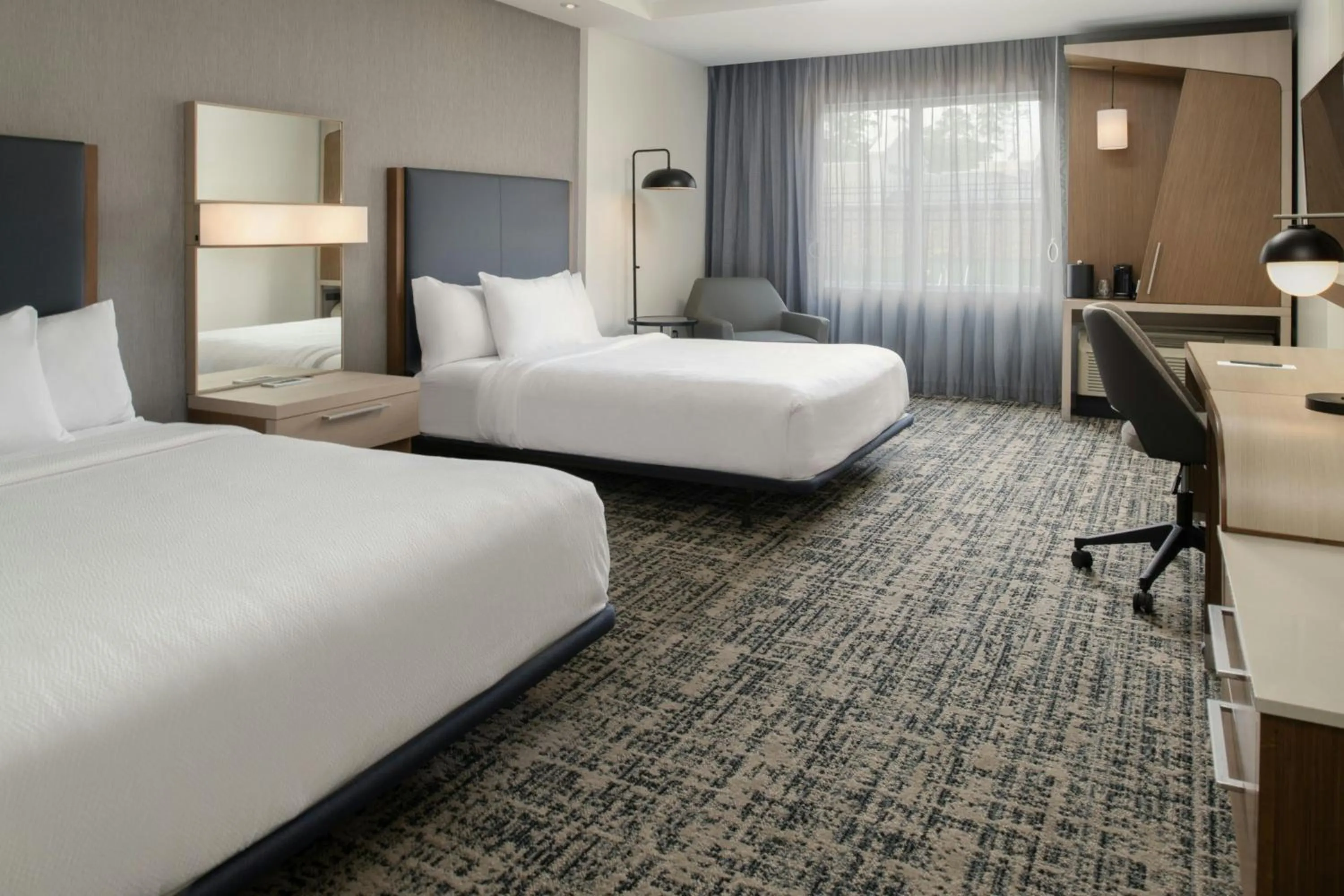 Photo of the whole room, Bed in Courtyard by Marriott Houston City Place